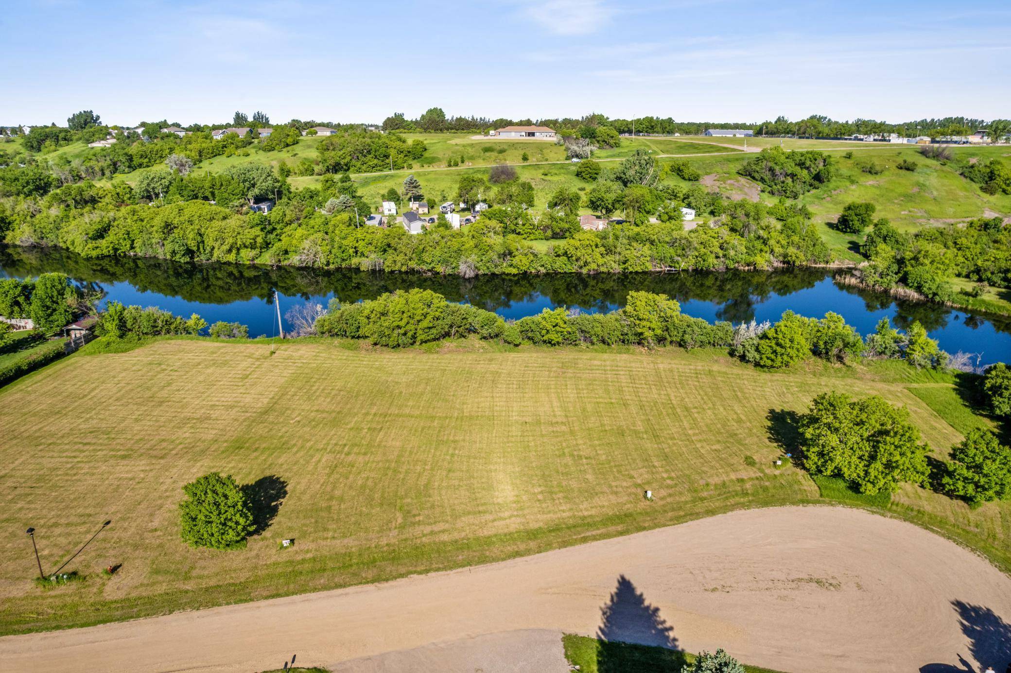 1803 Island Park DR, Jamestown, ND 58401