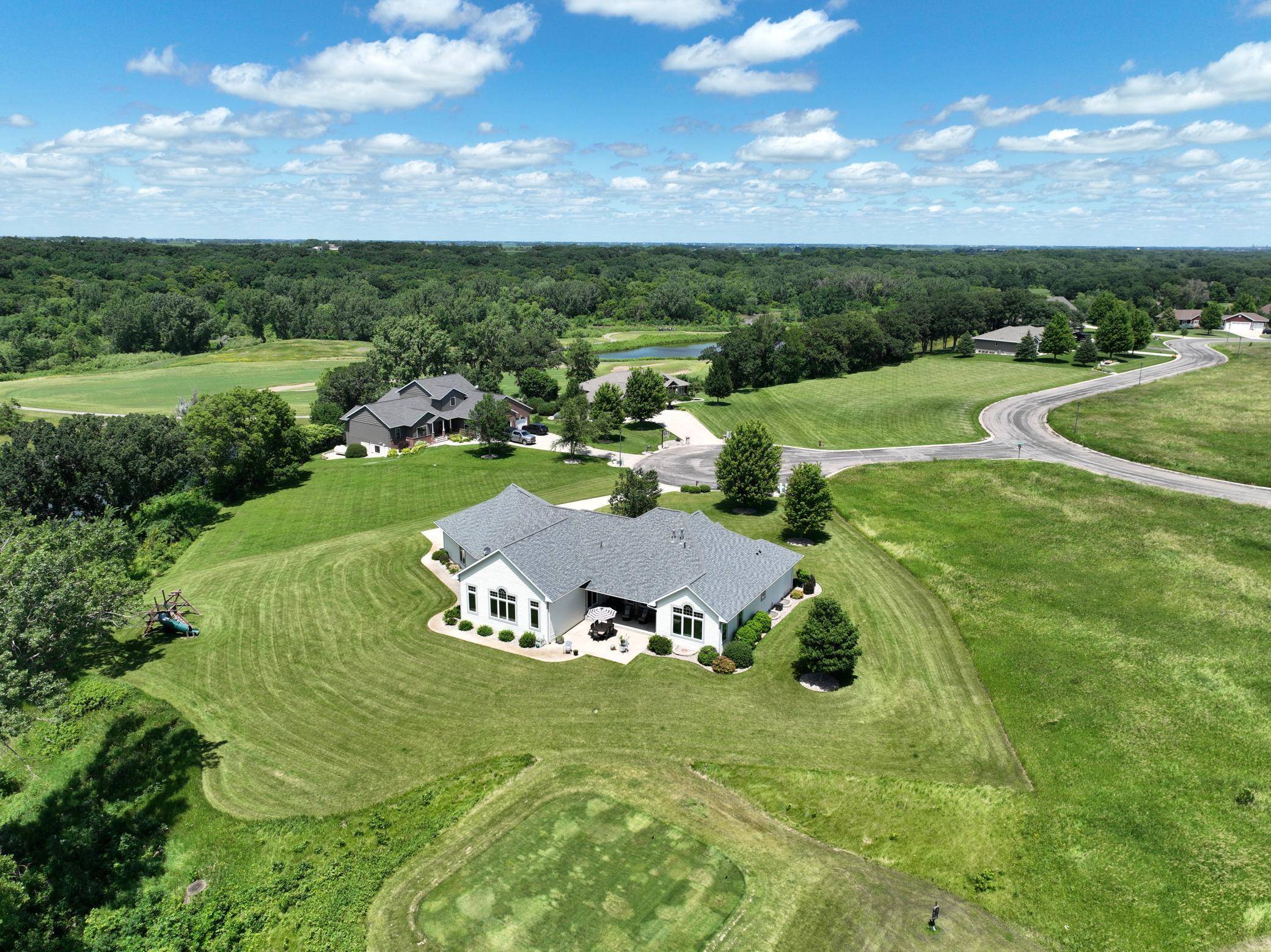 241 Cottonwood CV, Lynd, MN 56157