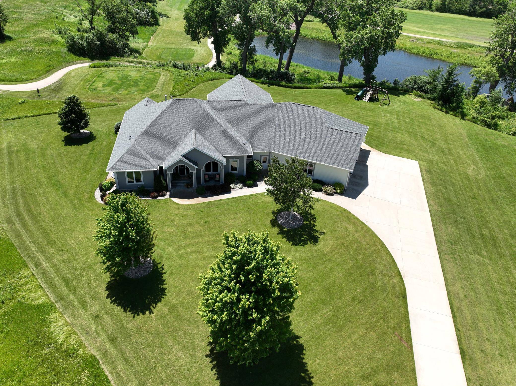 241 Cottonwood CV, Lynd, MN 56157