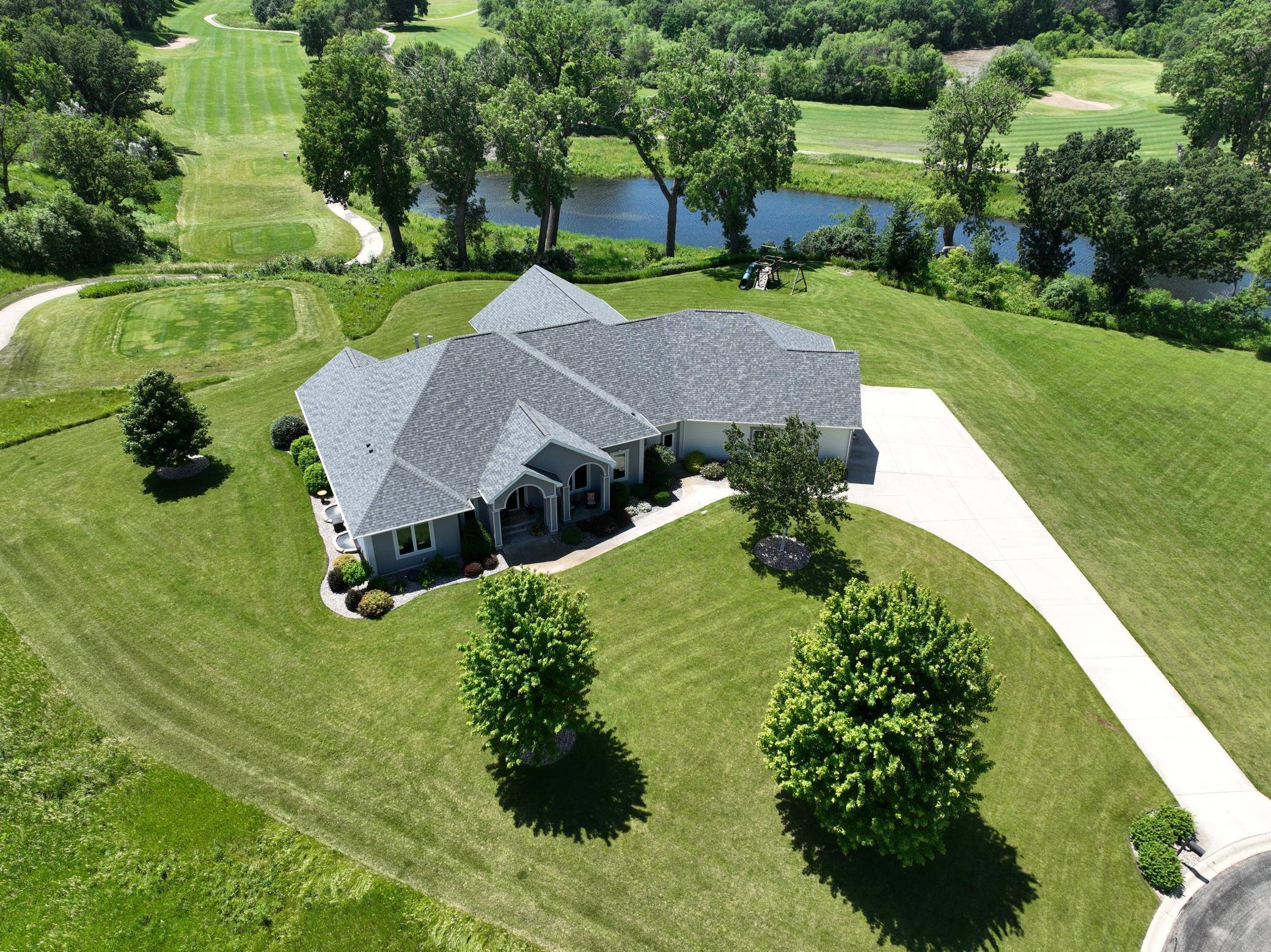 241 Cottonwood CV, Lynd, MN 56157