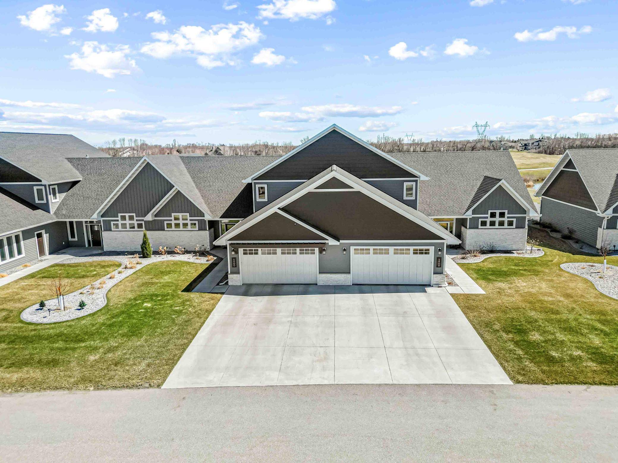 5900 31st ST S, Fargo, ND 58104
