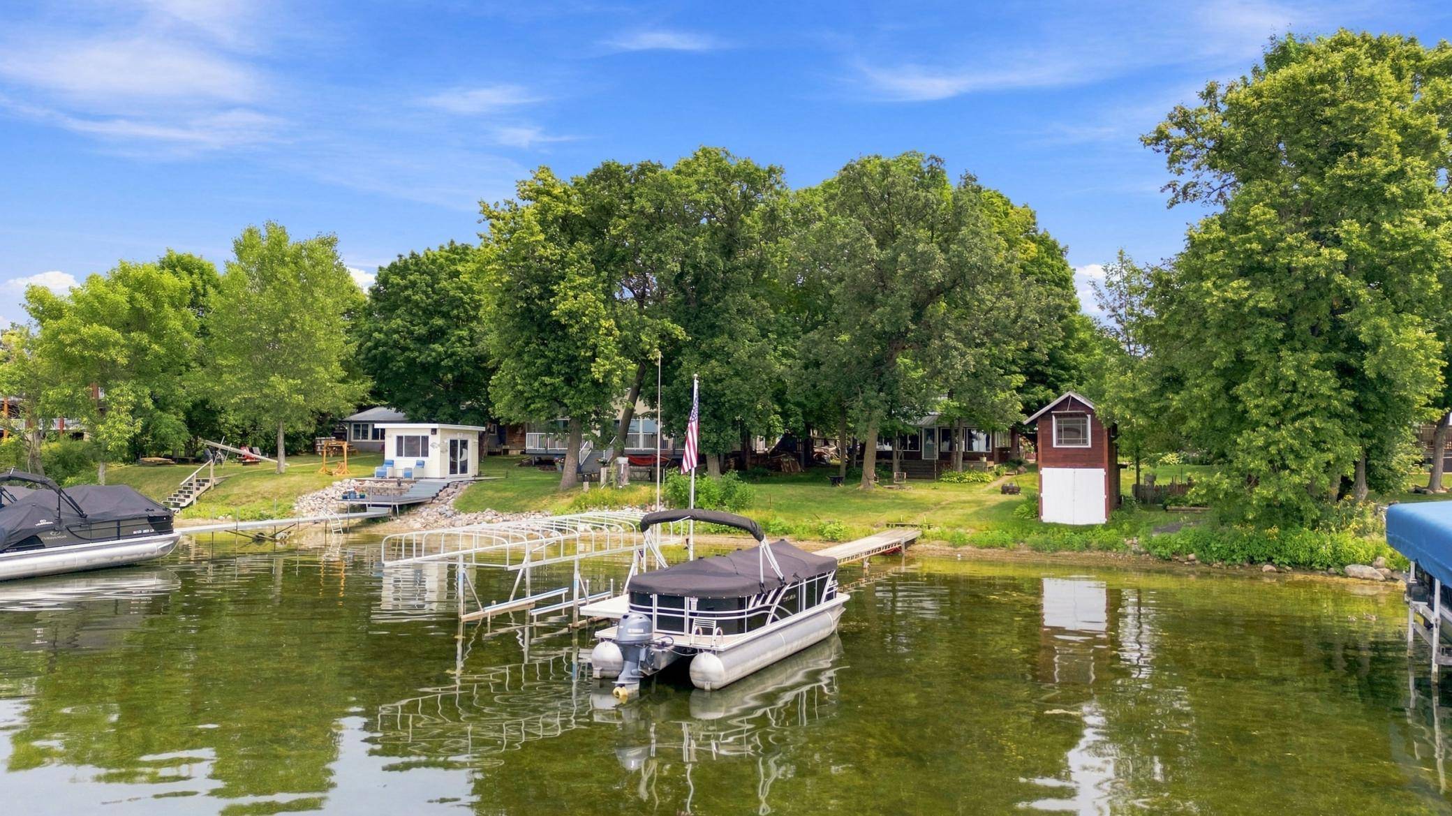 1250 E Shore DR, Detroit Lakes, MN 56501