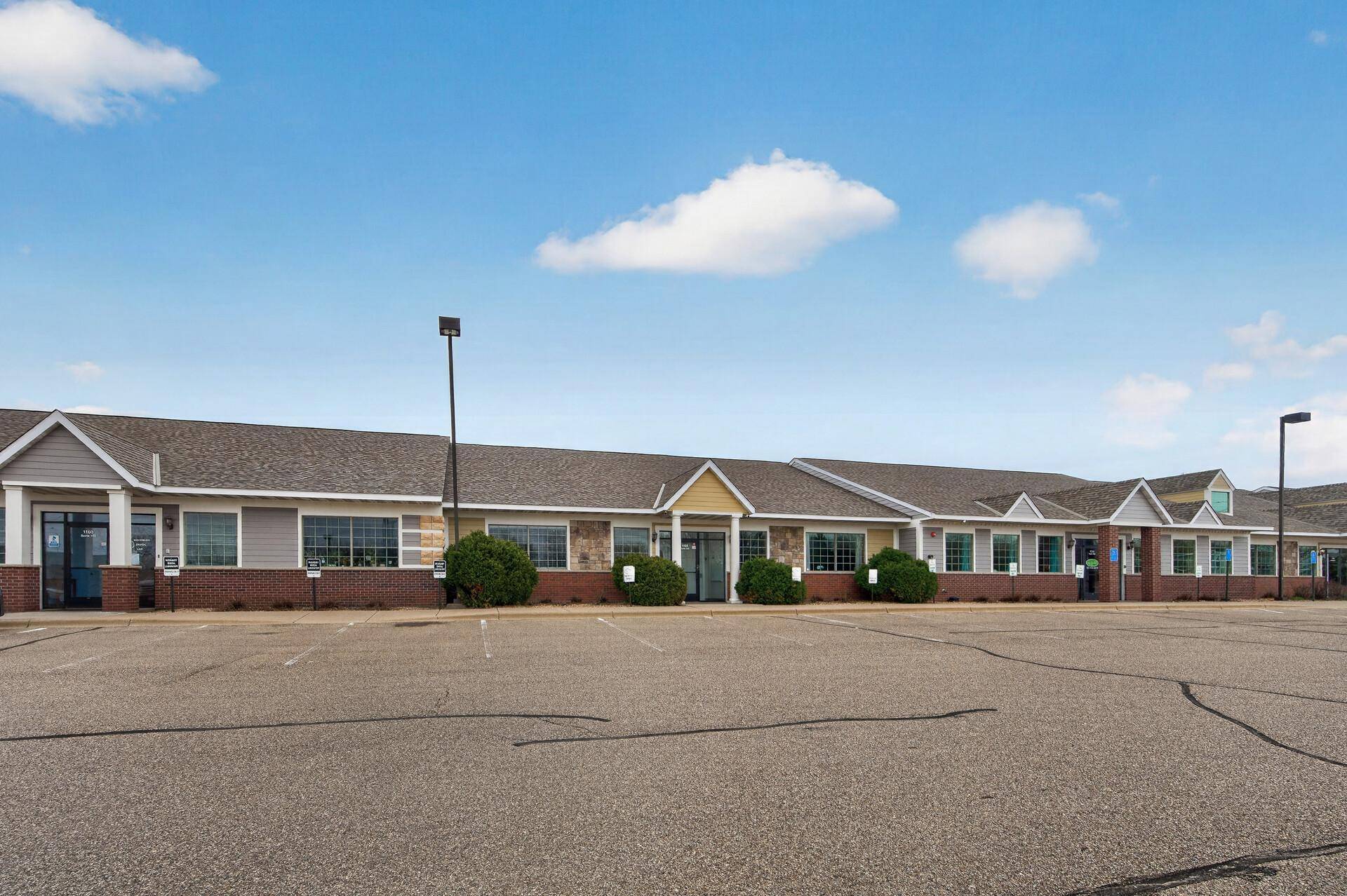1103 Weir DR #200, Woodbury, MN 55125