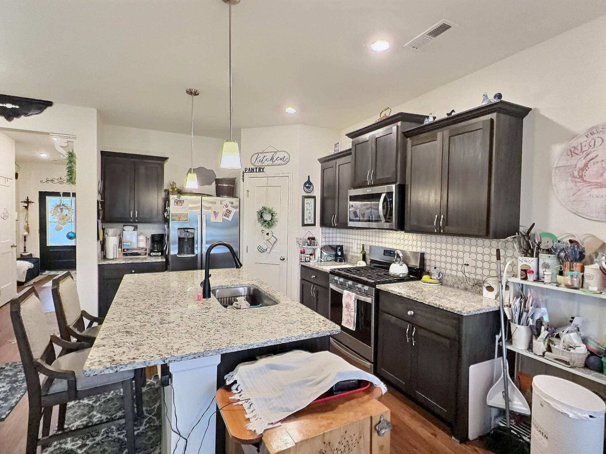 501 Valley DR W, Annandale, MN 55302