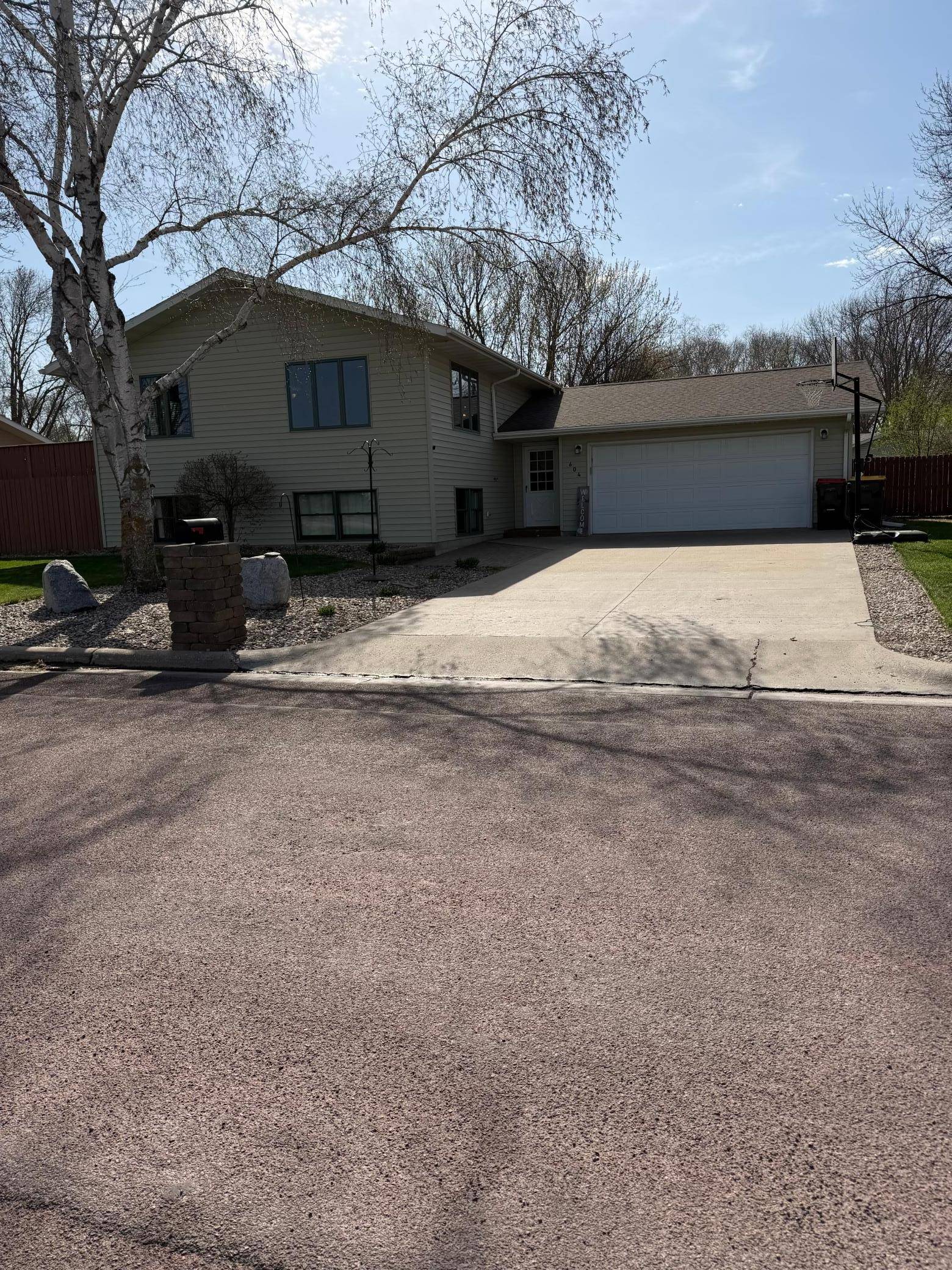 604 S Dekalb ST, Redwood Falls, MN 56283