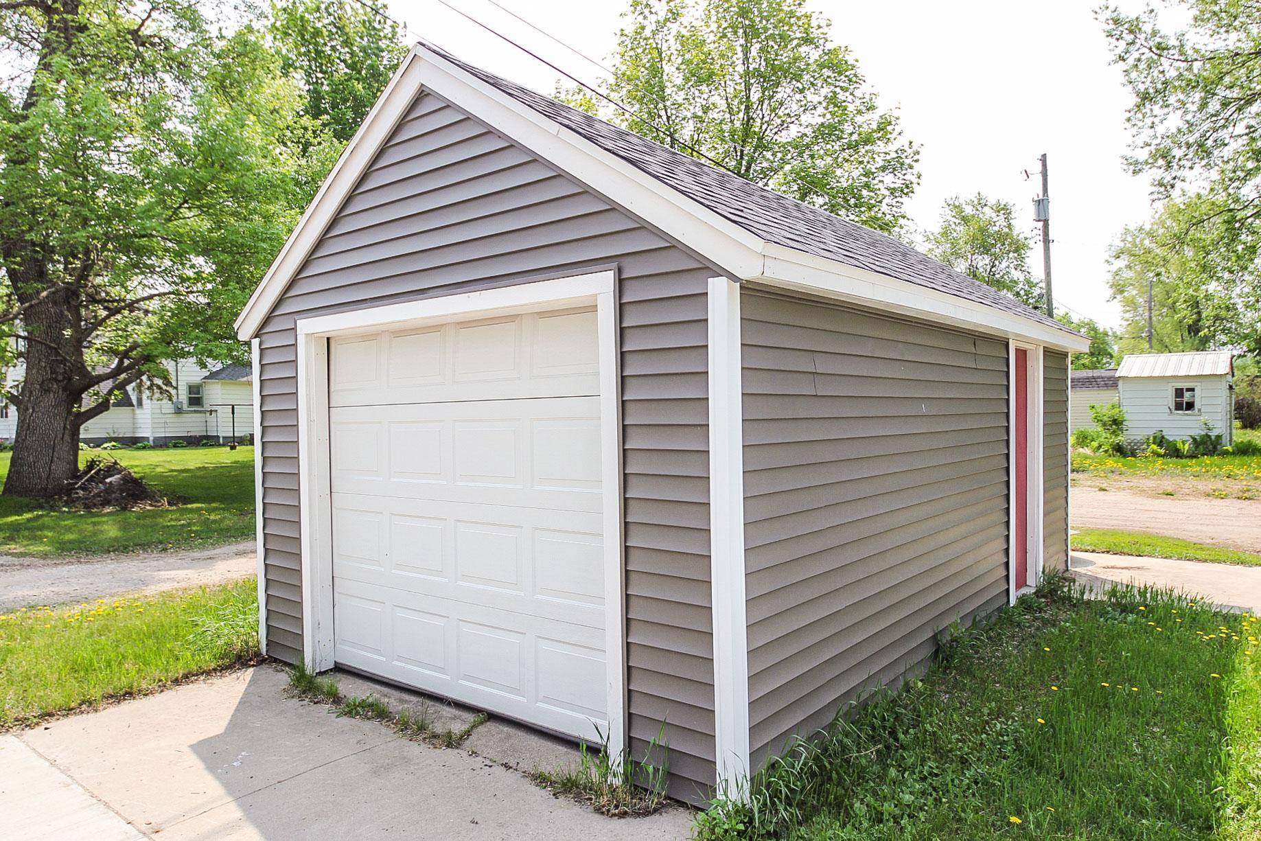 100 Western AVE S, Brooten, MN 56316