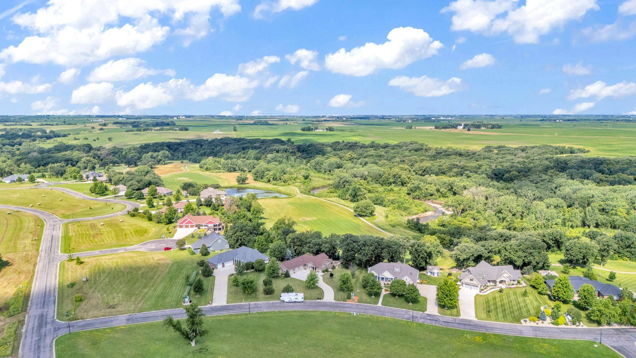 221 Savannah Heights BLVD, Lynd, MN 56157