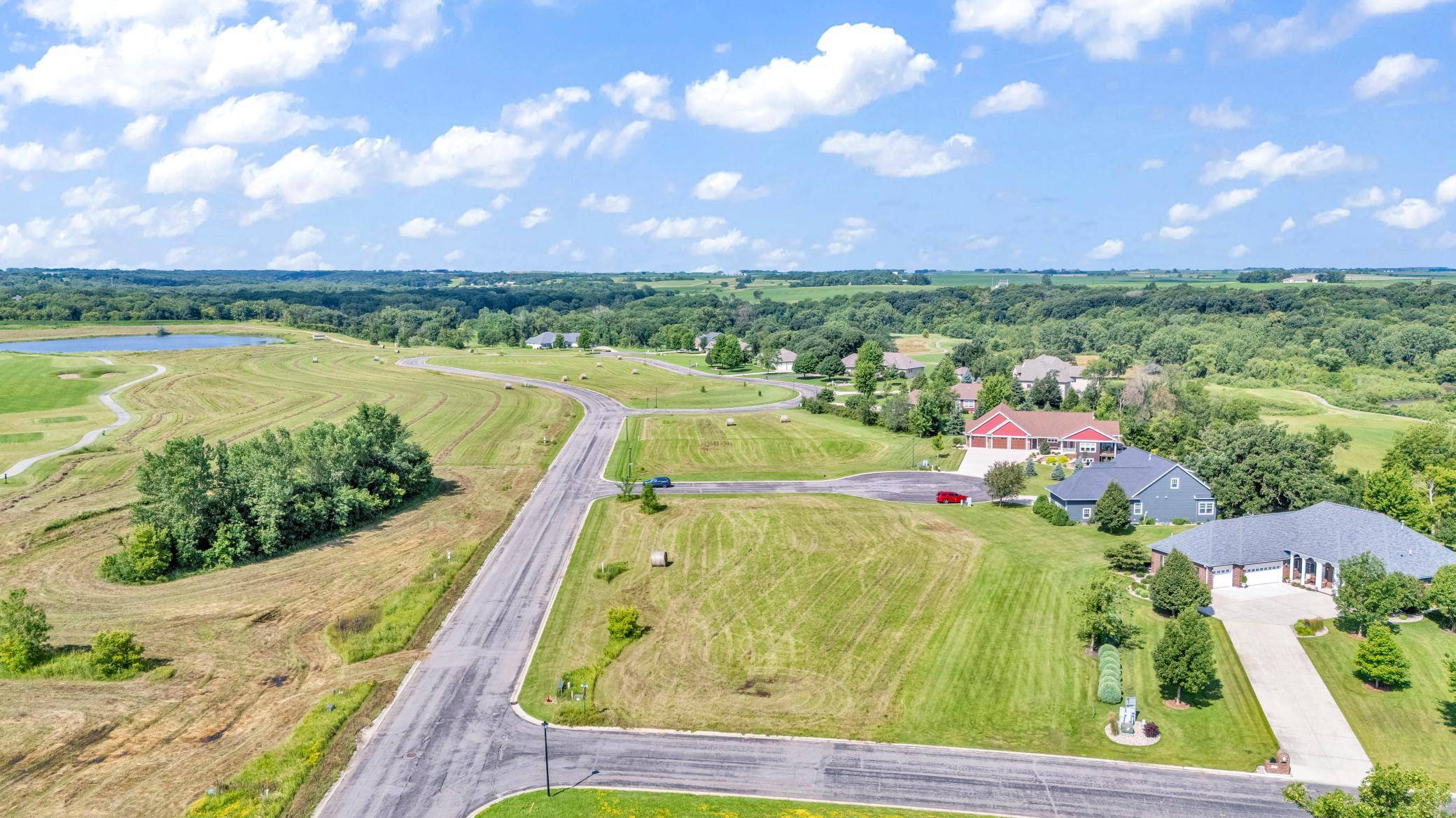 221 Savannah Heights BLVD, Lynd, MN 56157
