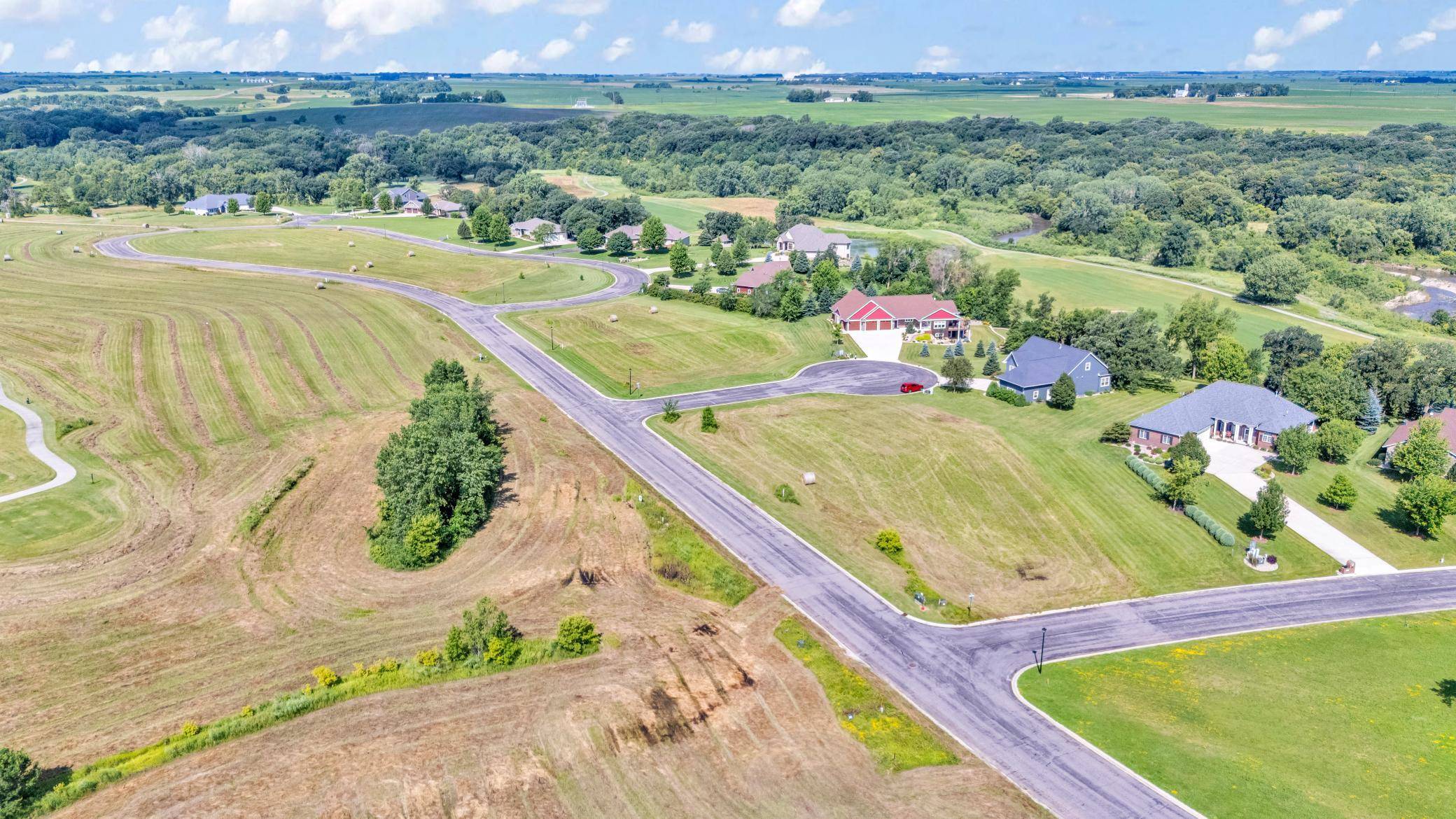 321 Bur Oak LOOP, Lynd, MN 56157