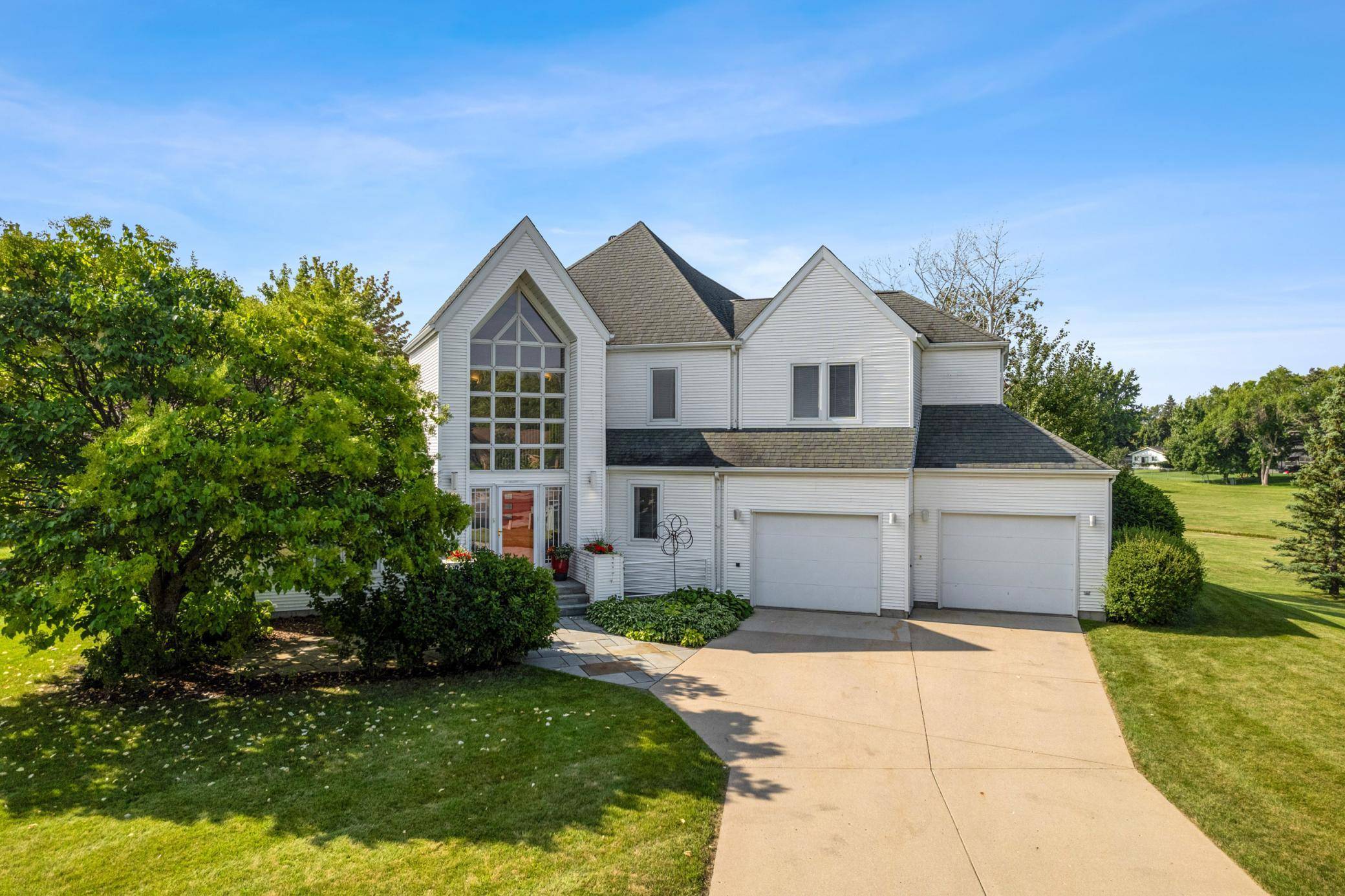 2878 Lilac LN N, Fargo, ND 58102