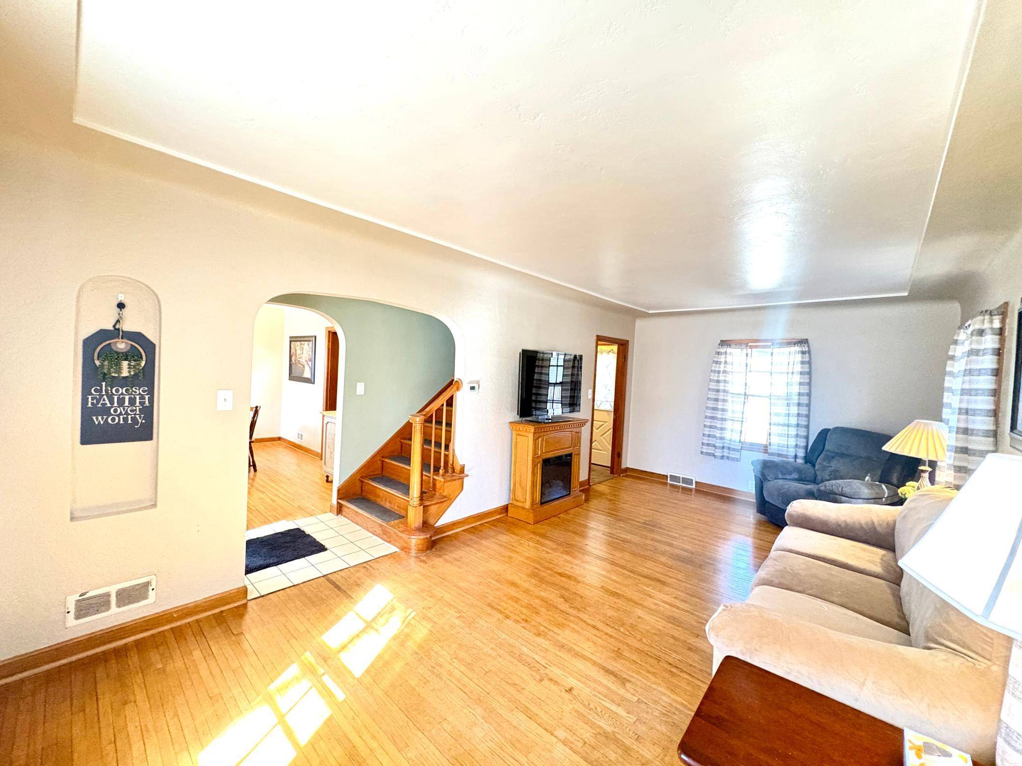 608 N 6th ST, Montevideo, MN 56265