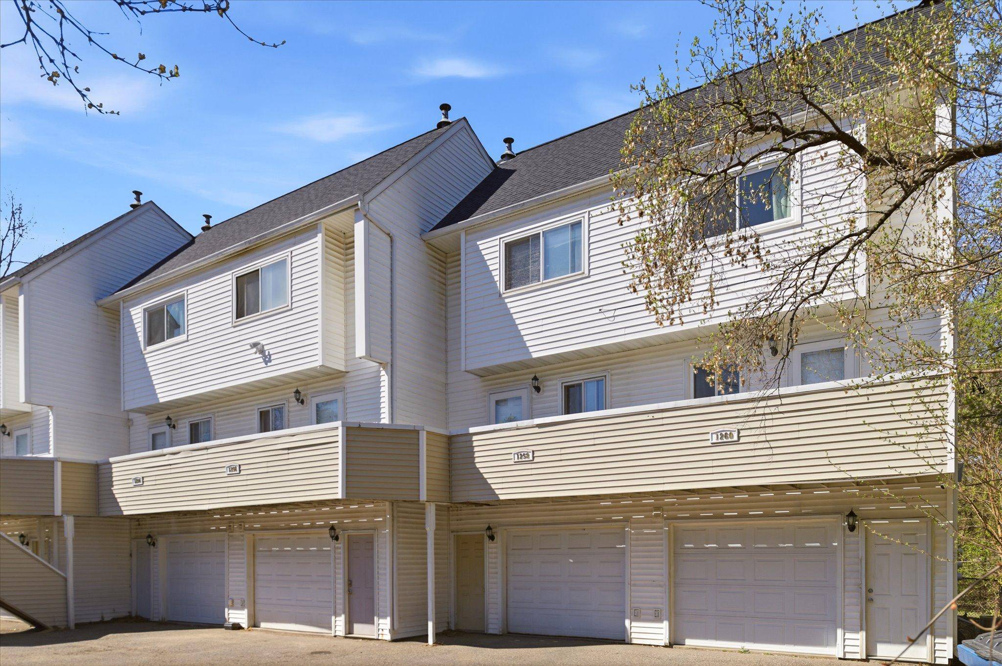 1260 Virginia ST, Saint Paul, MN 55117