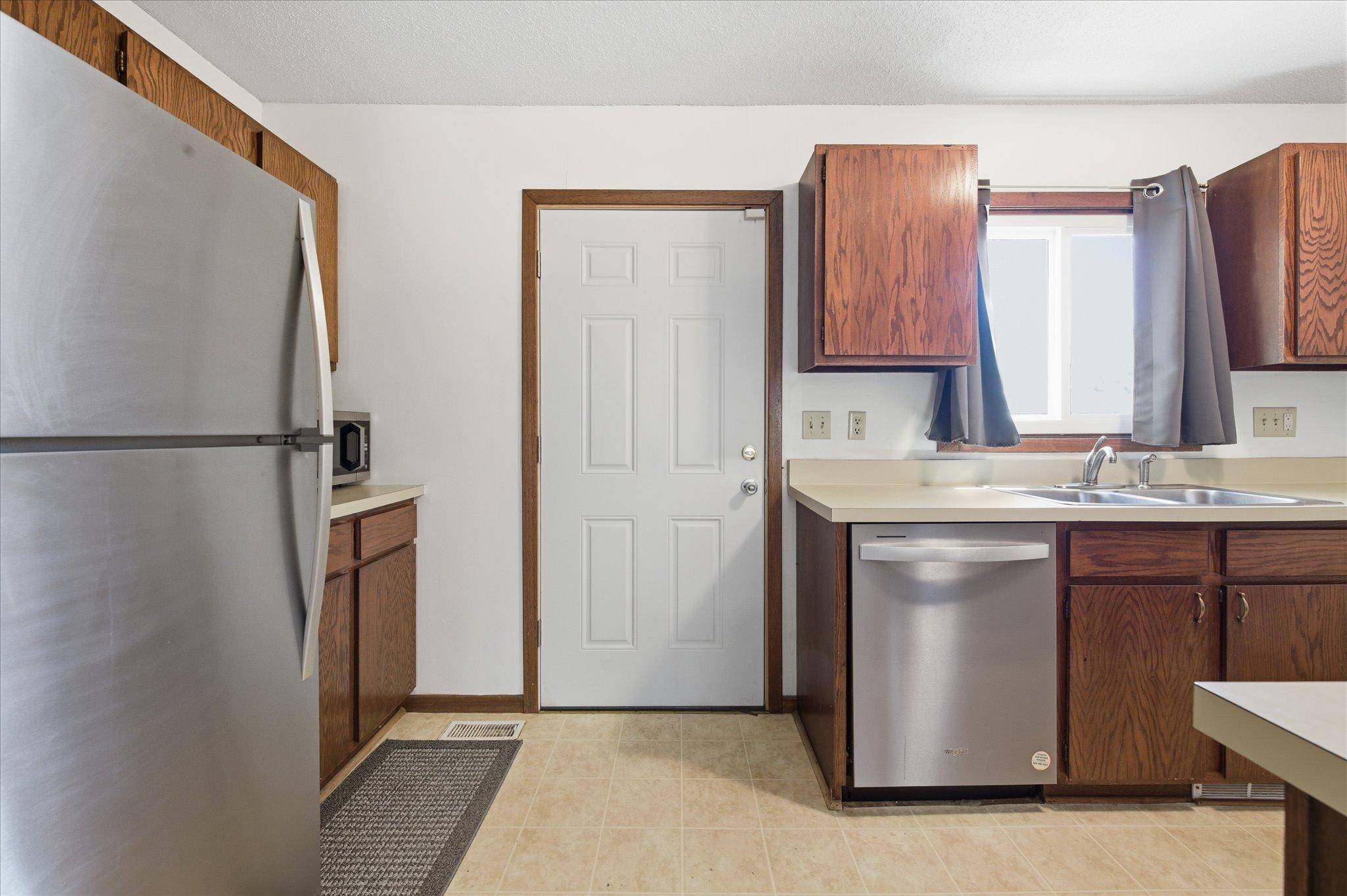 1260 Virginia ST, Saint Paul, MN 55117