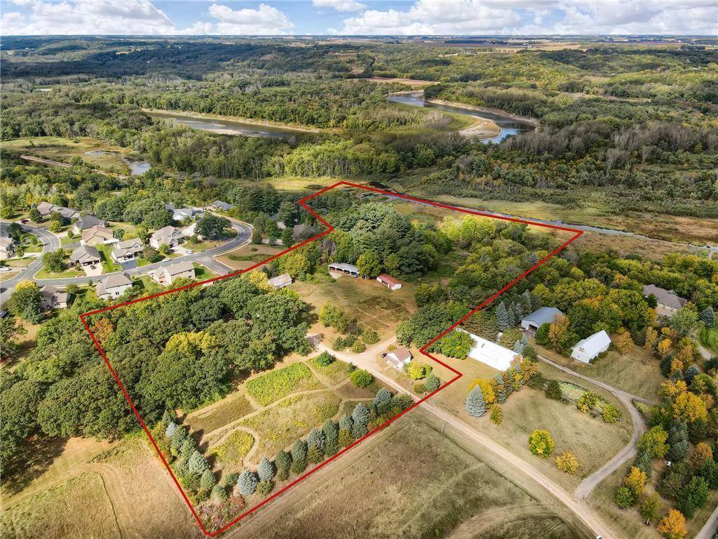 344 NE 1st ST, Belle Plaine, MN 56011