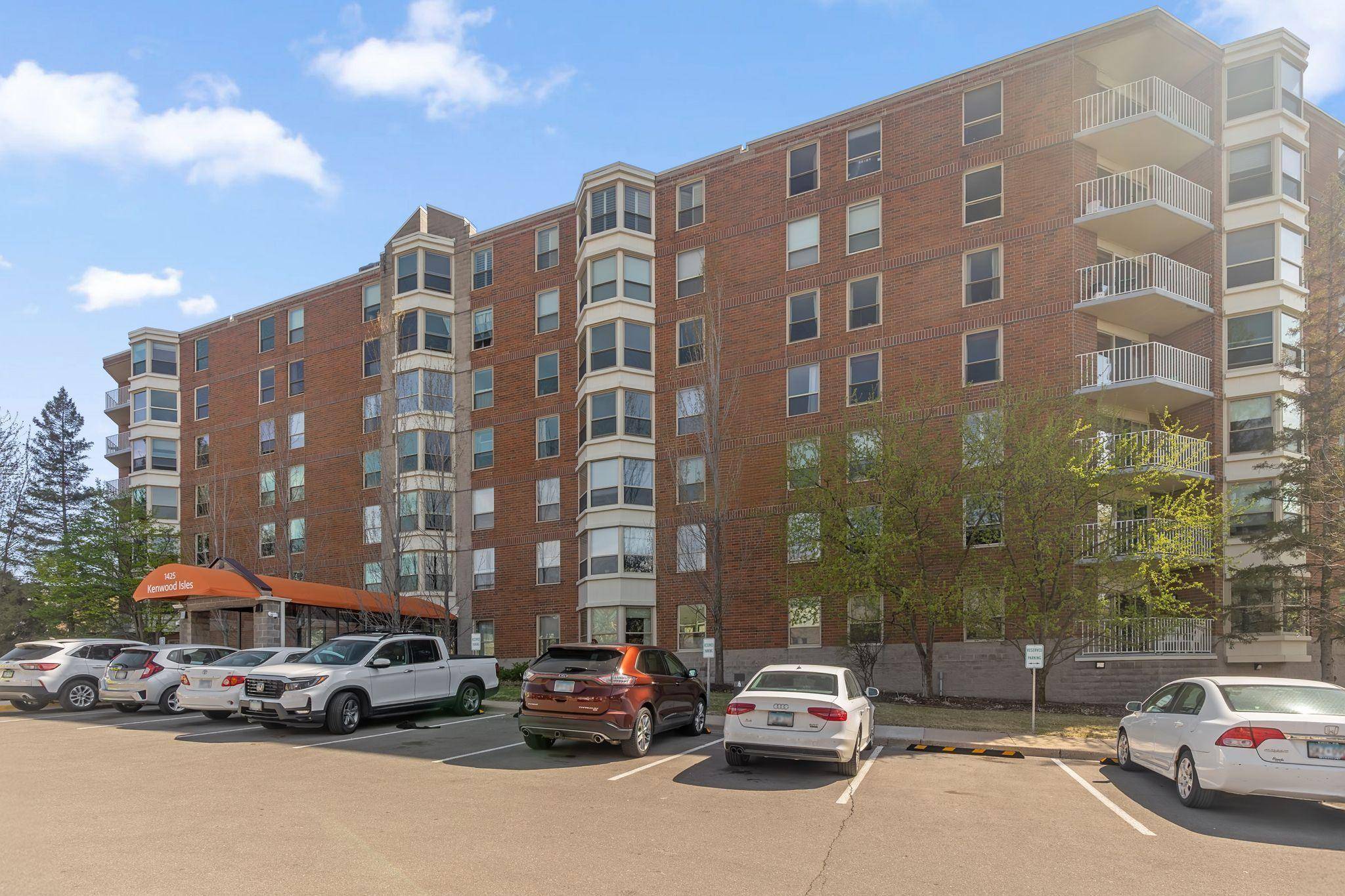 1425 W 28th ST #508, Minneapolis, MN 55408