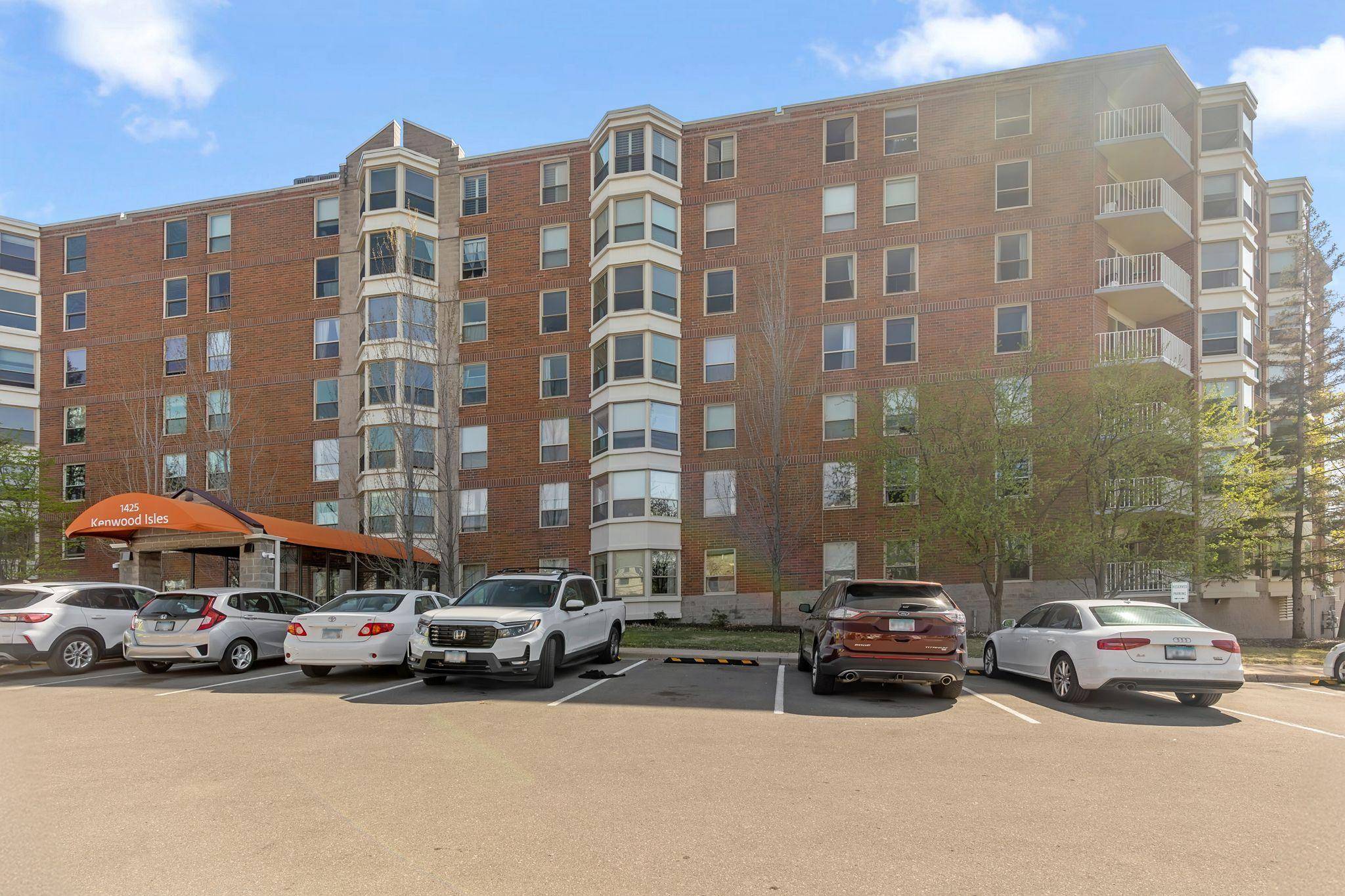 1425 W 28th ST #508, Minneapolis, MN 55408