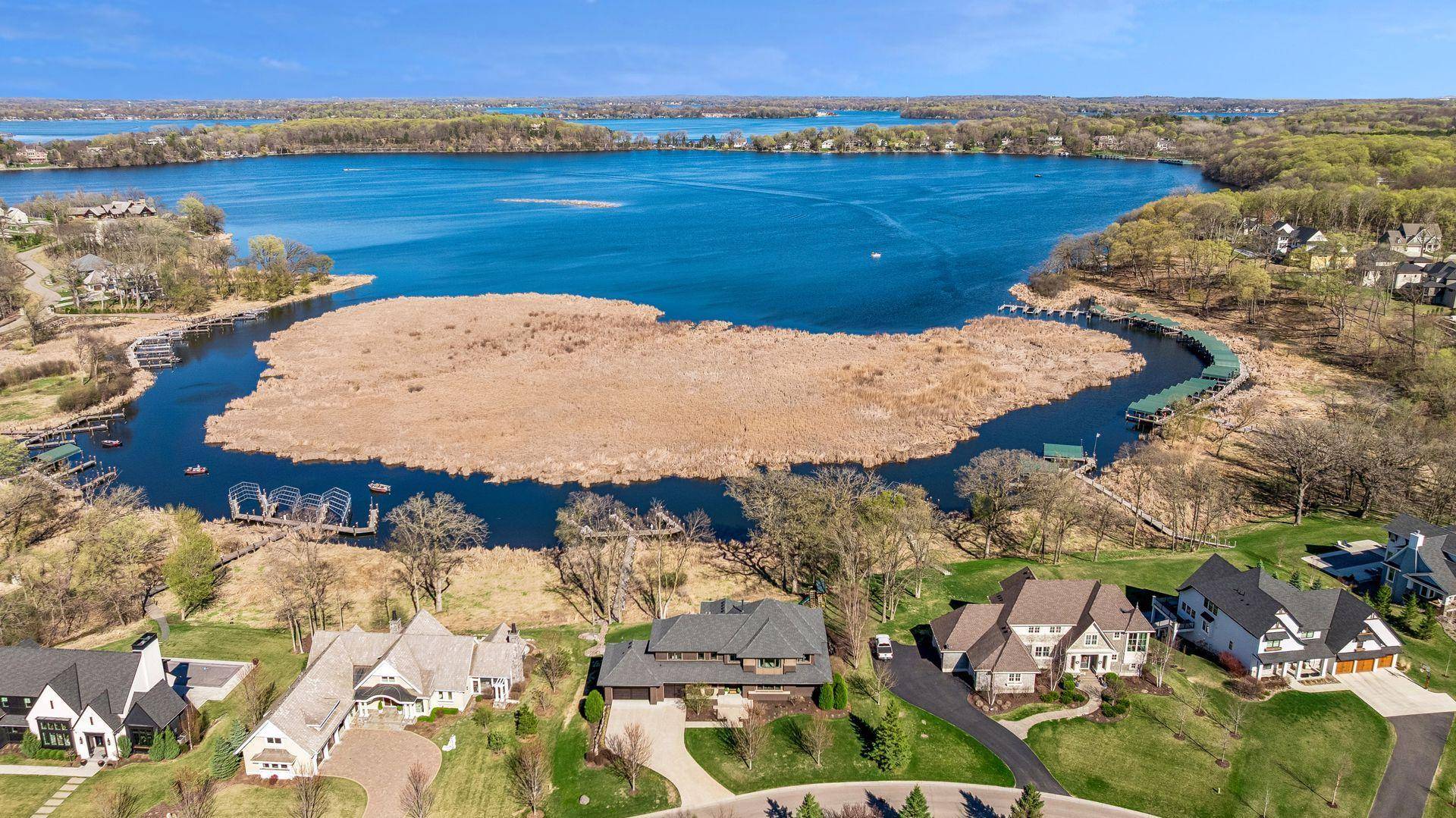 3776 Woodland Cove Pkwy, Excelsior, MN 55331