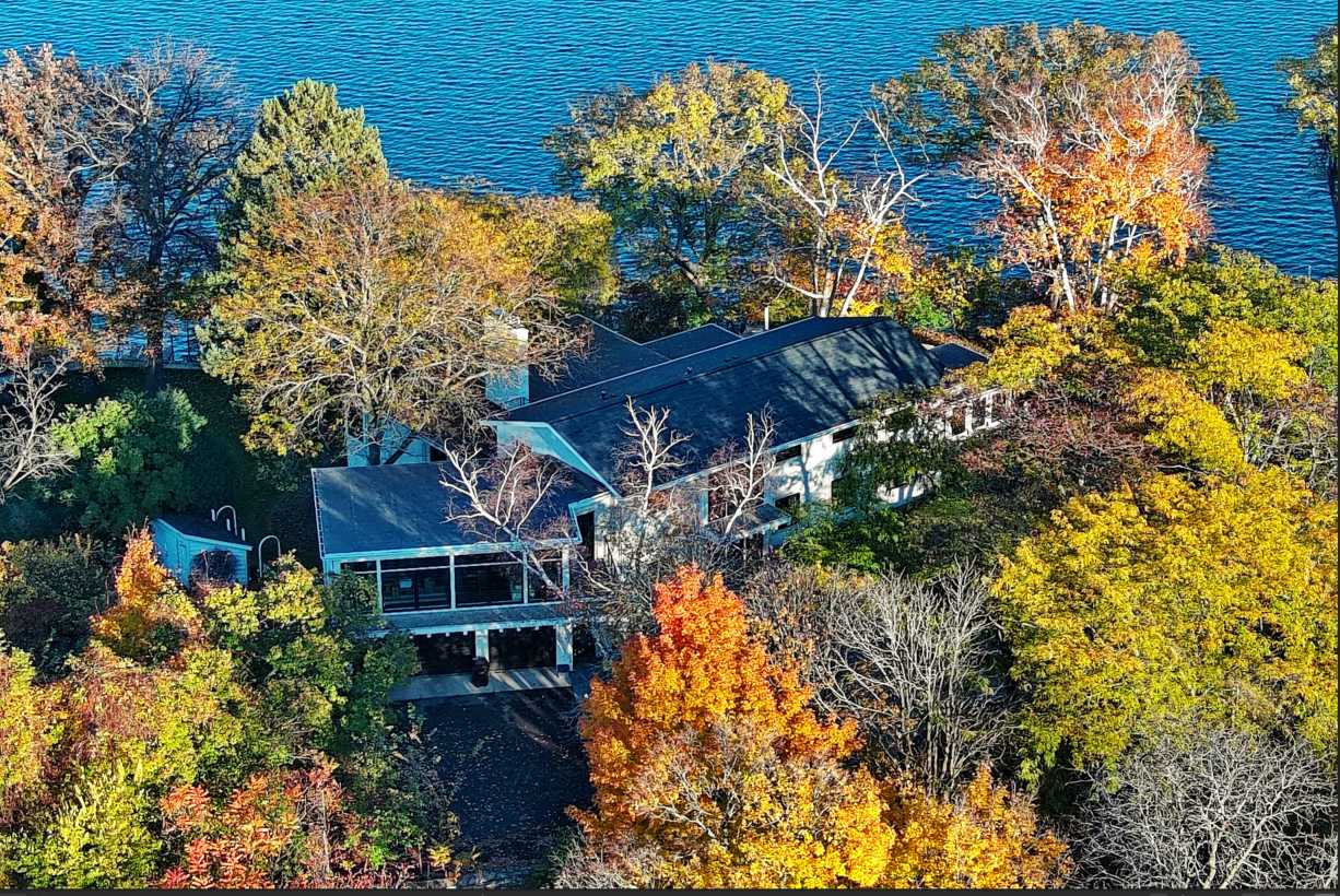 1300 Bracketts Point RD, Wayzata, MN 55391