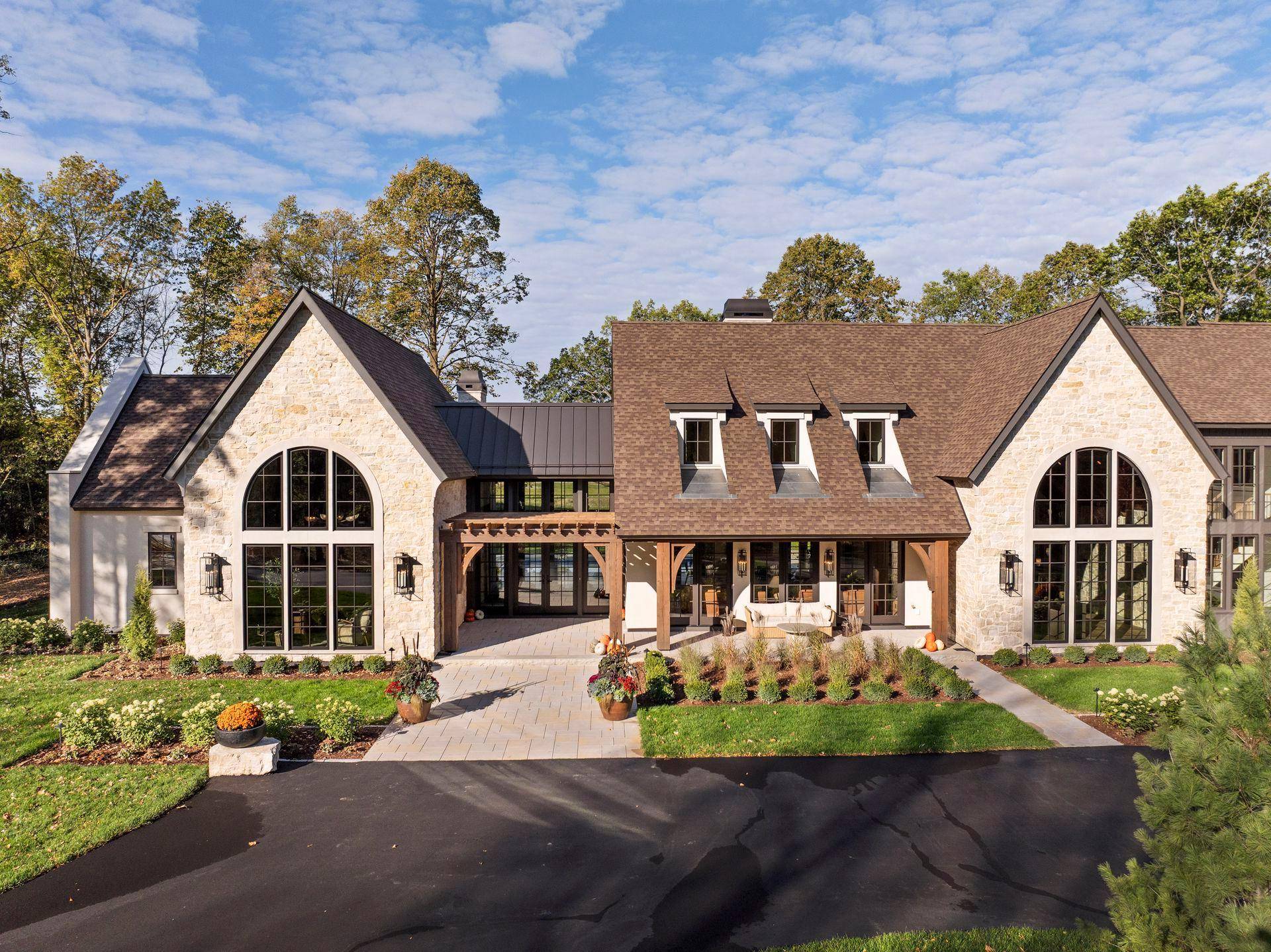 2295 Tamarack DR, Medina, MN 55356