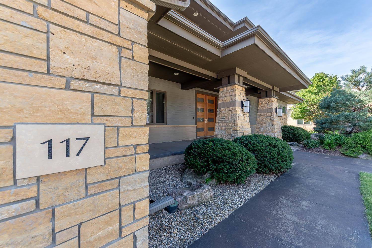 117 Sienna CIR, Mankato, MN 56001