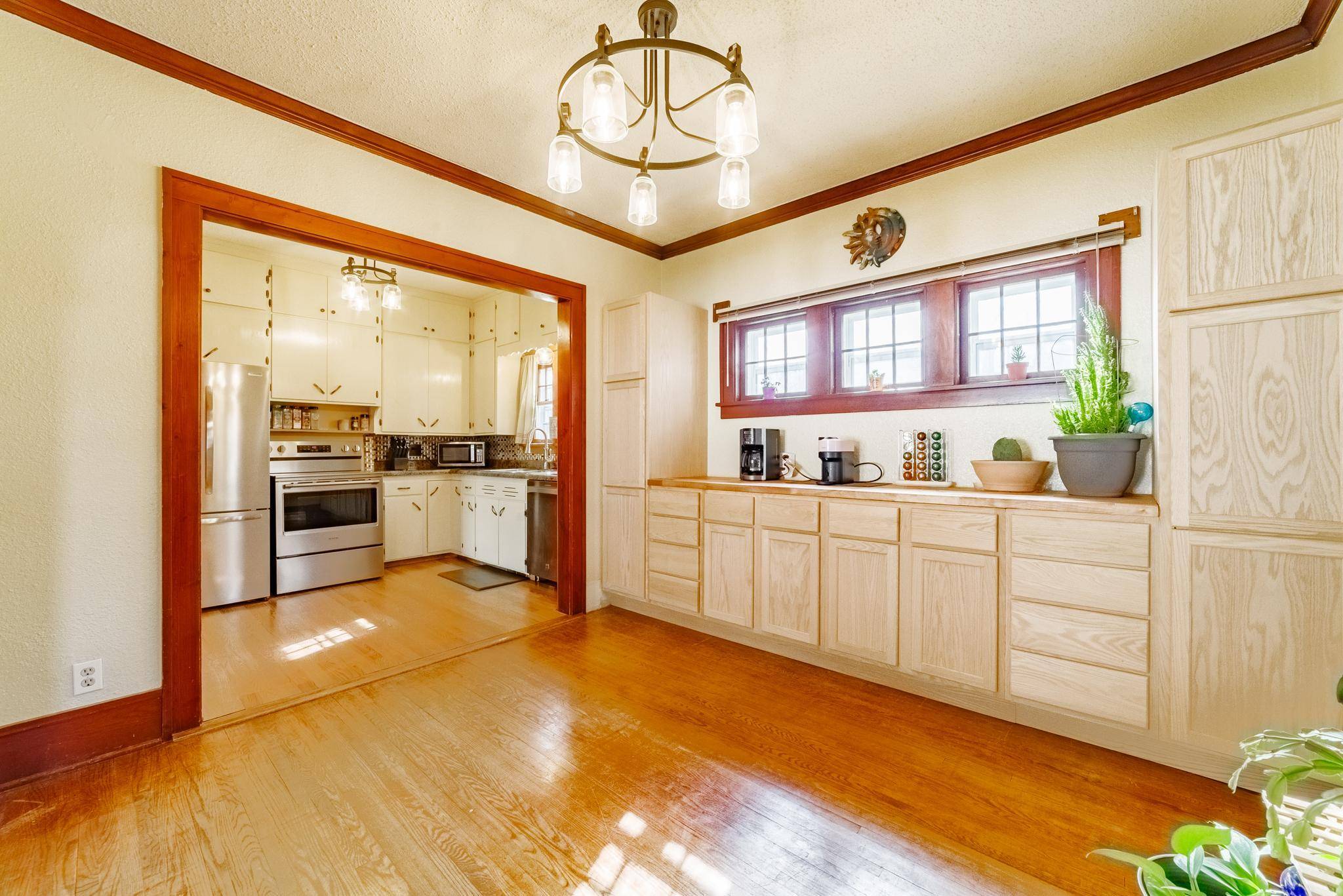 612 W Brooks ST, Arlington, MN 55307