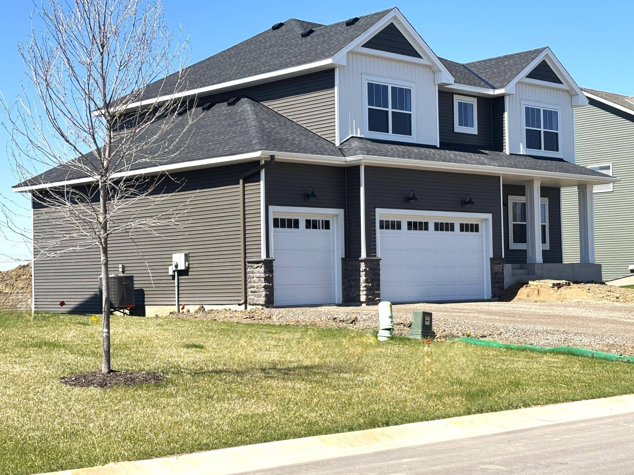 2026 Tamarack RD, Carver, MN 55315
