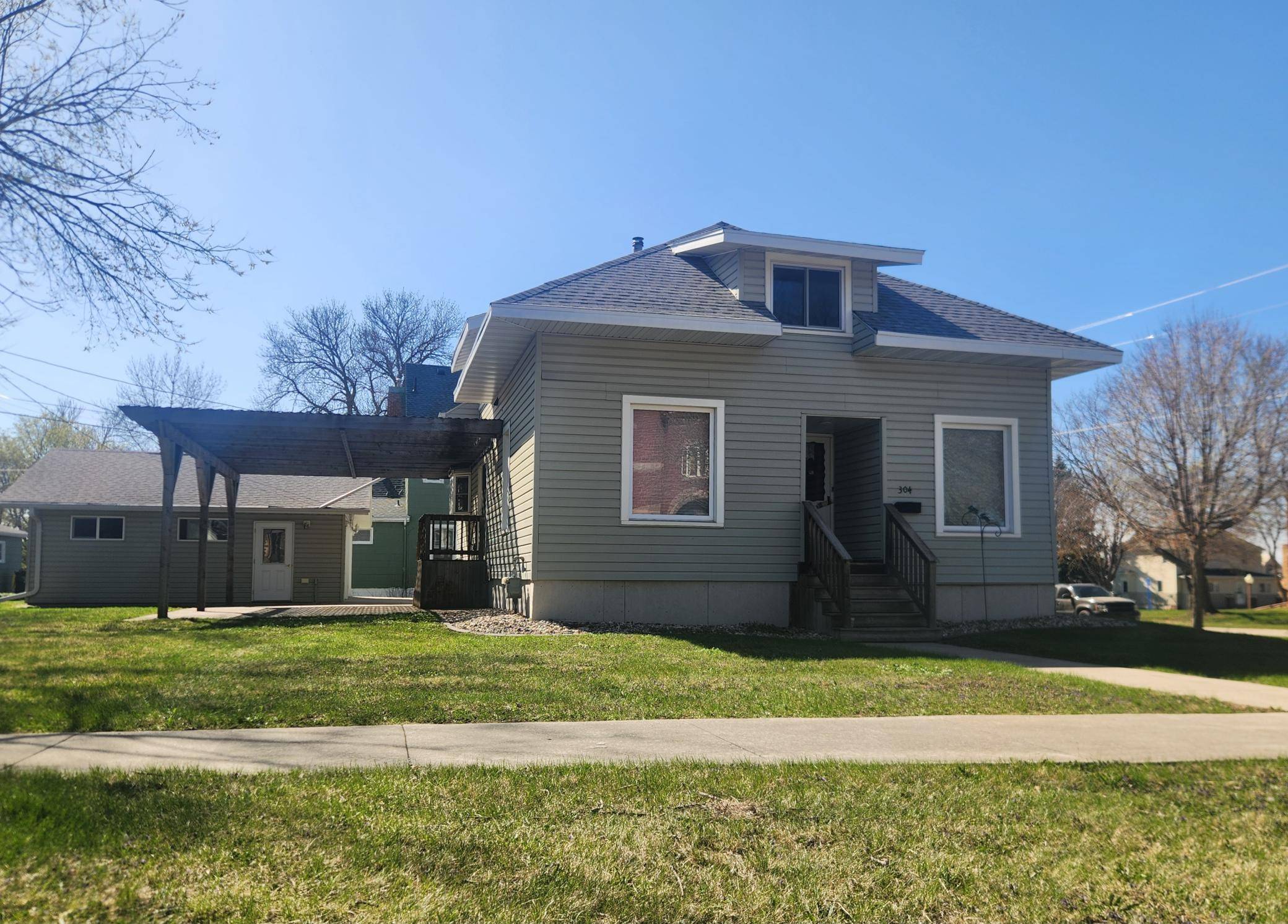 304 2nd AVE SE, Pipestone, MN 56164