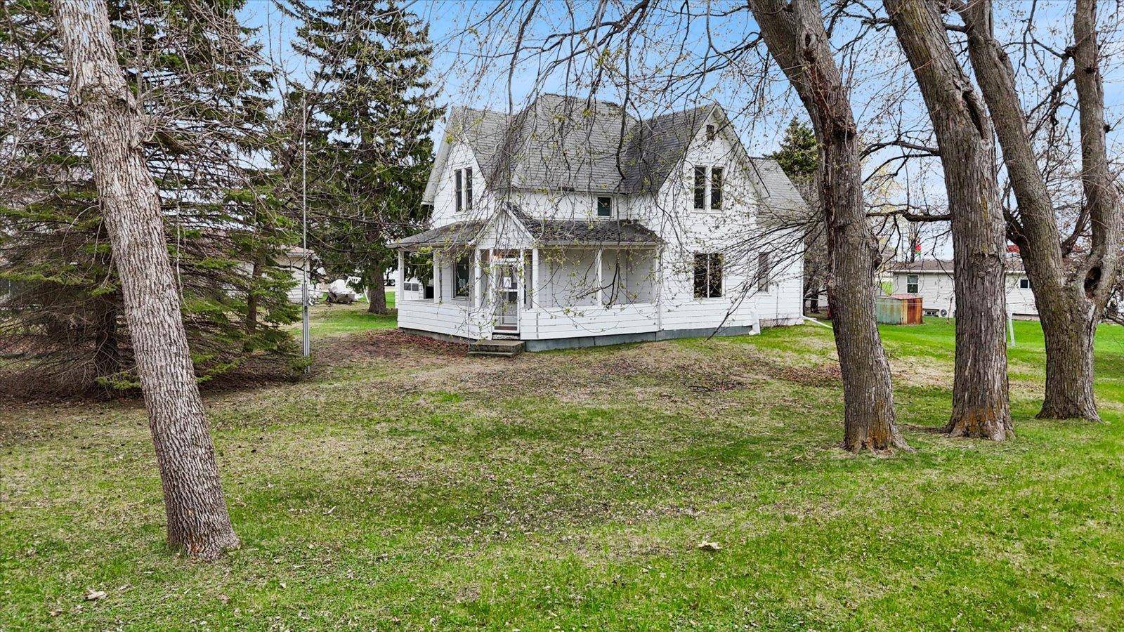 106 E Park AVE, Buffalo Lake, MN 55332
