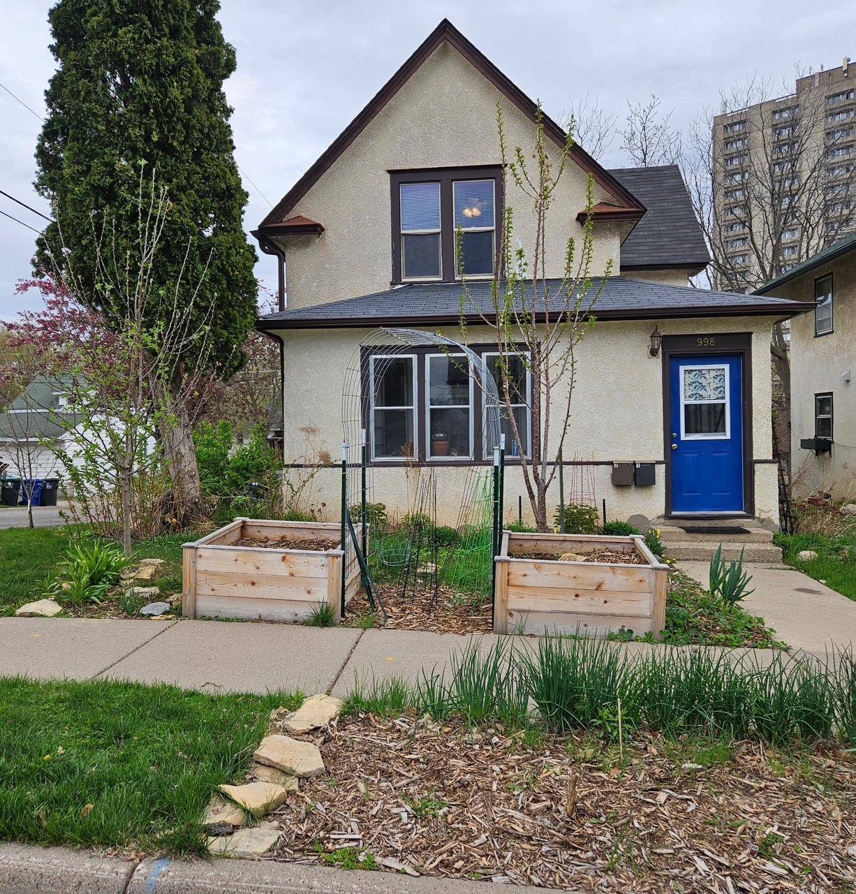 998 Jameson ST, Saint Paul, MN 55103