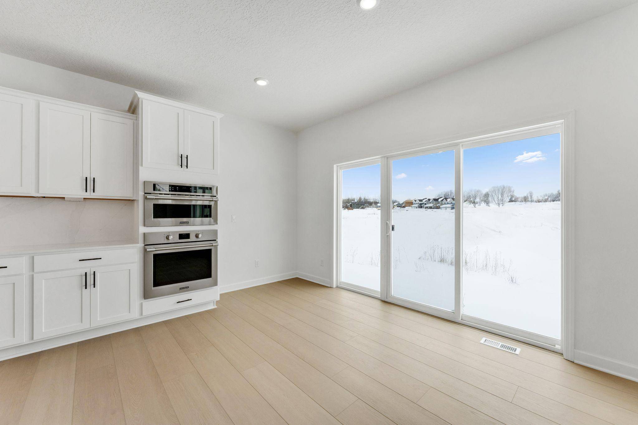 1912 Timber LN, Carver, MN 55315