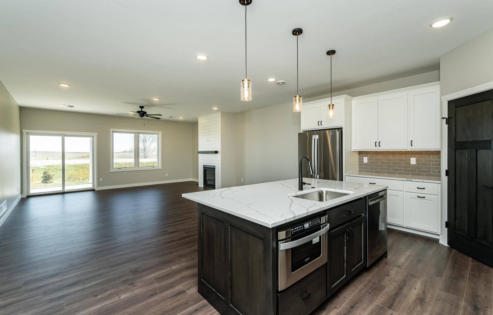 158 Sandstone DR NW, Eyota, MN 55934