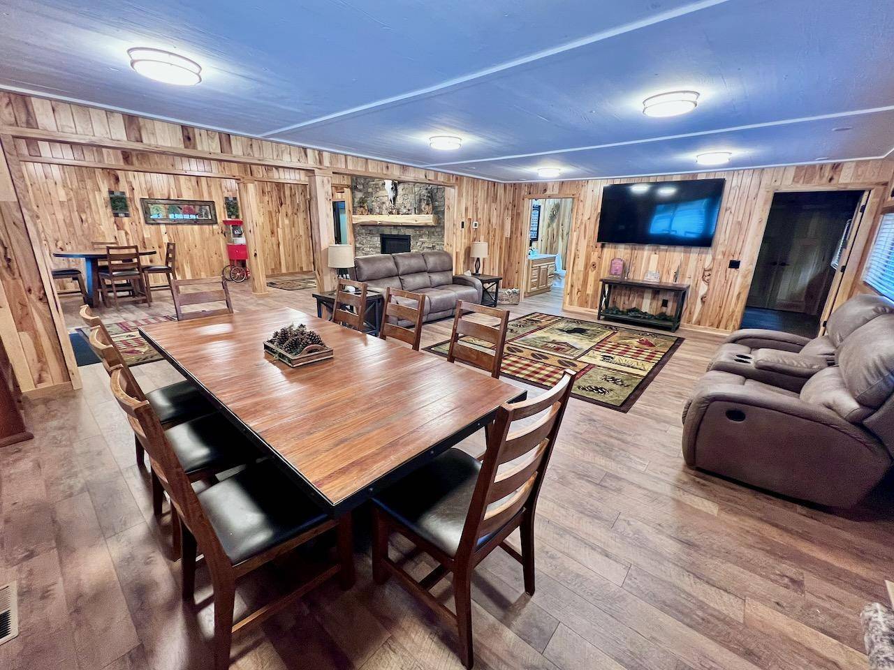 5713 Crane Lake Road, Buyck, MN 55771