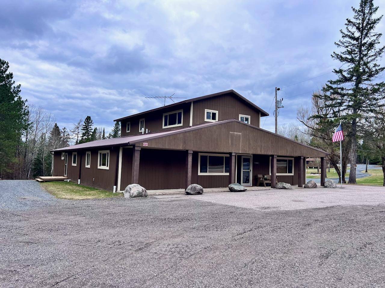 5713 Crane Lake Road, Buyck, MN 55771