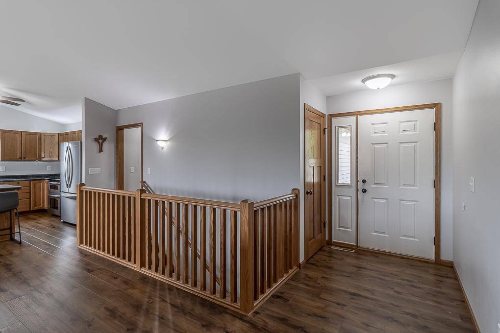 201 Pebble Creek DR, Mankato, MN 56001