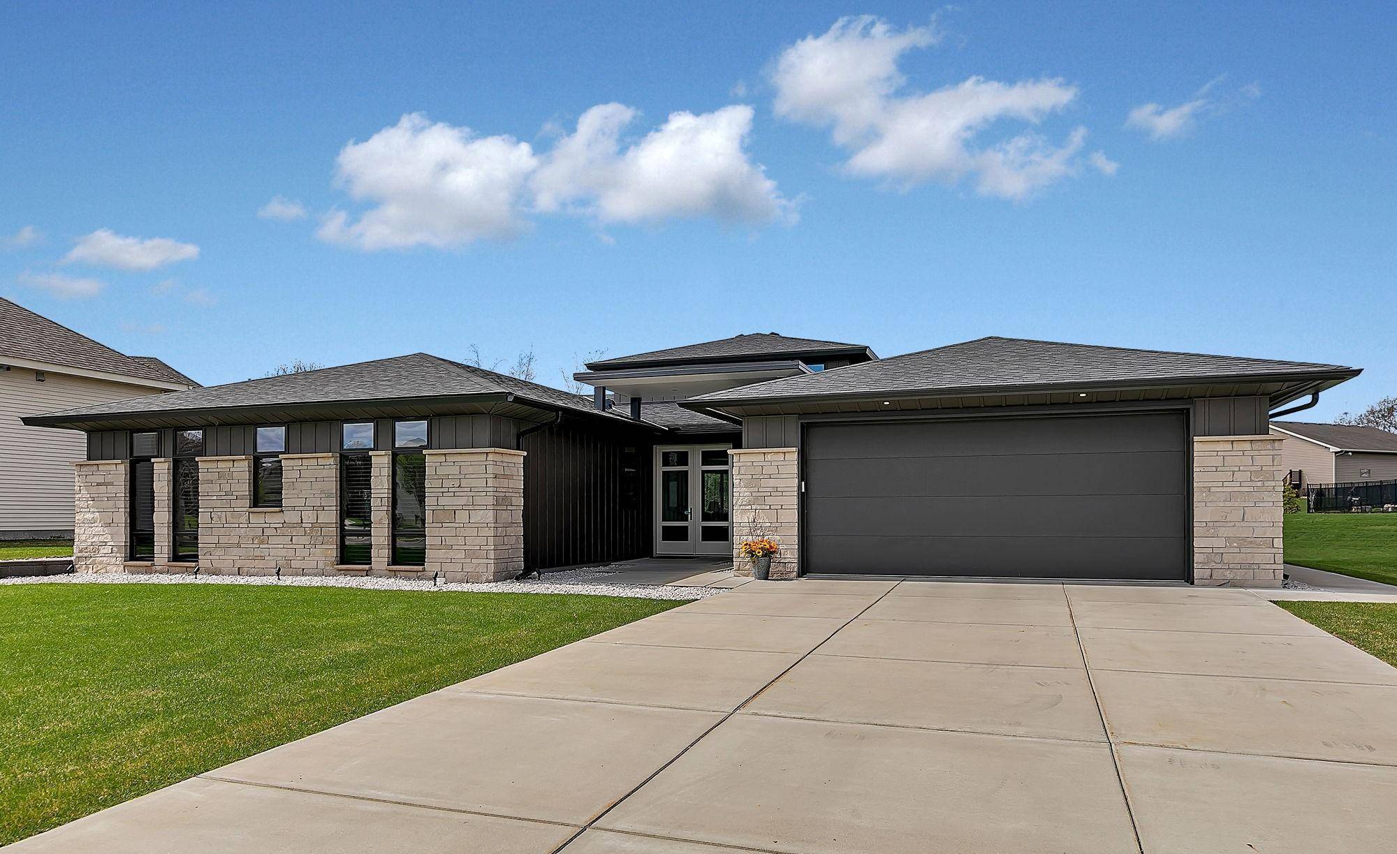 2137 Tamarack DR, Saint Cloud, MN 56301