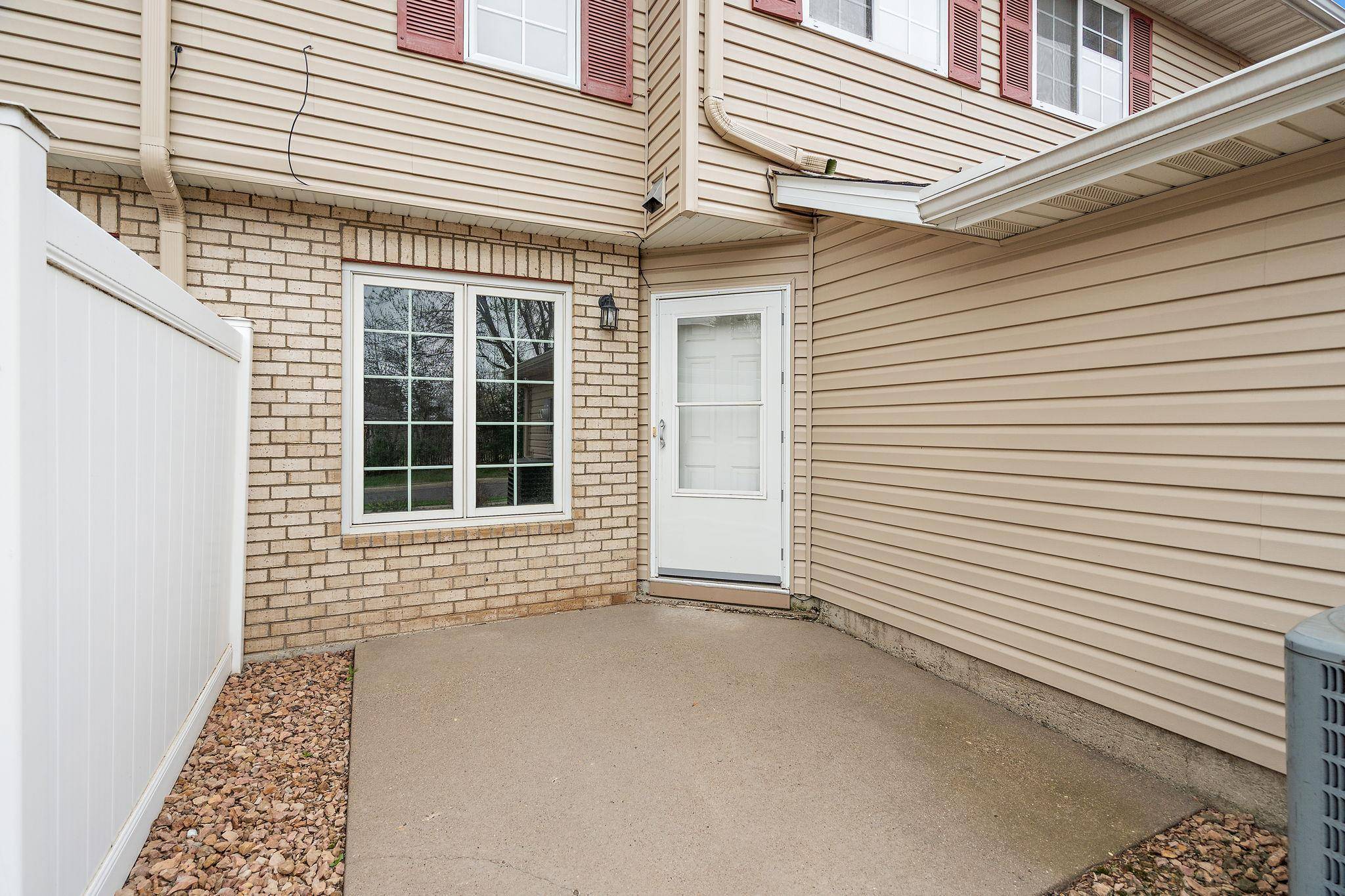 208 E Orchard ST, Belle Plaine, MN 56011