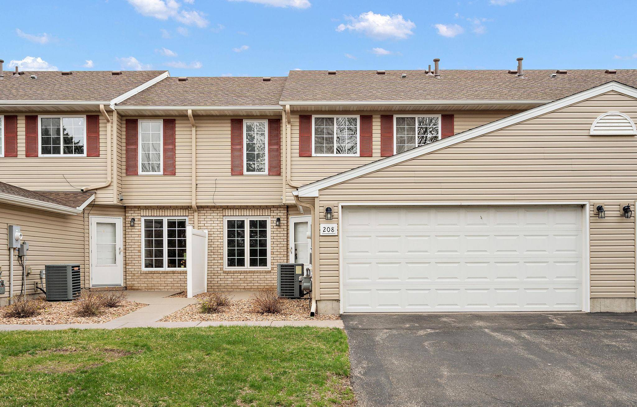 208 E Orchard ST, Belle Plaine, MN 56011