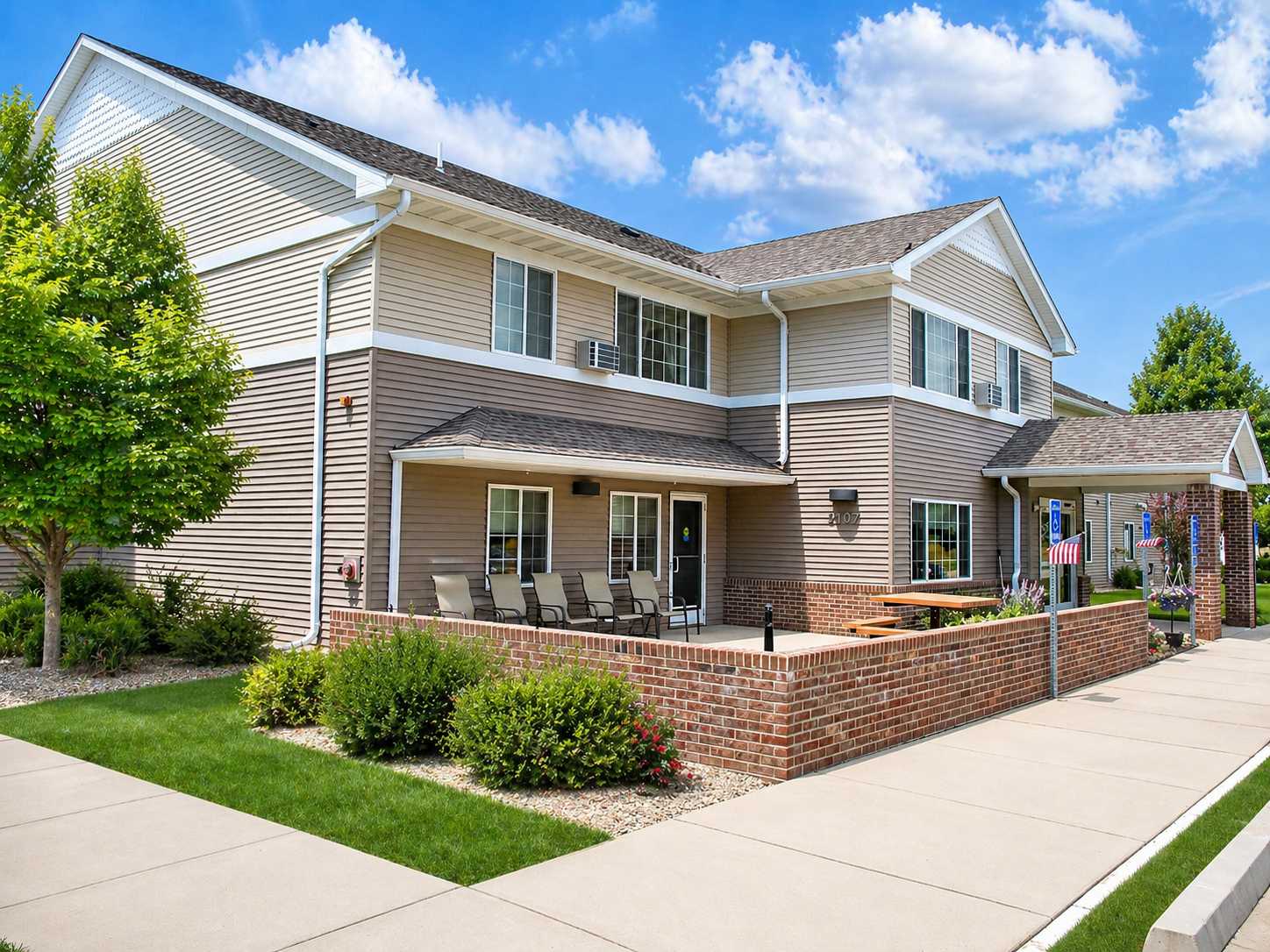 2107 Nobles ST #212, Worthington, MN 56187