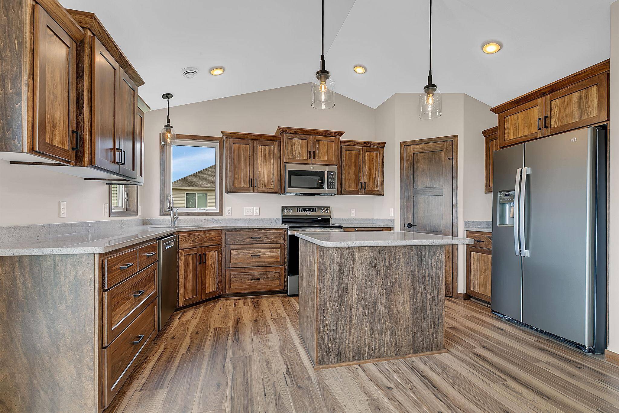 2000 Sandstone LOOP N, Sartell, MN 56377