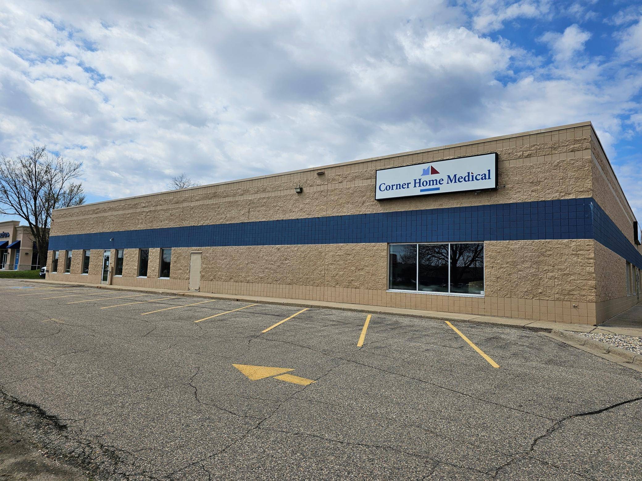 2401 & 2424 1st ST S, Willmar, MN 56201