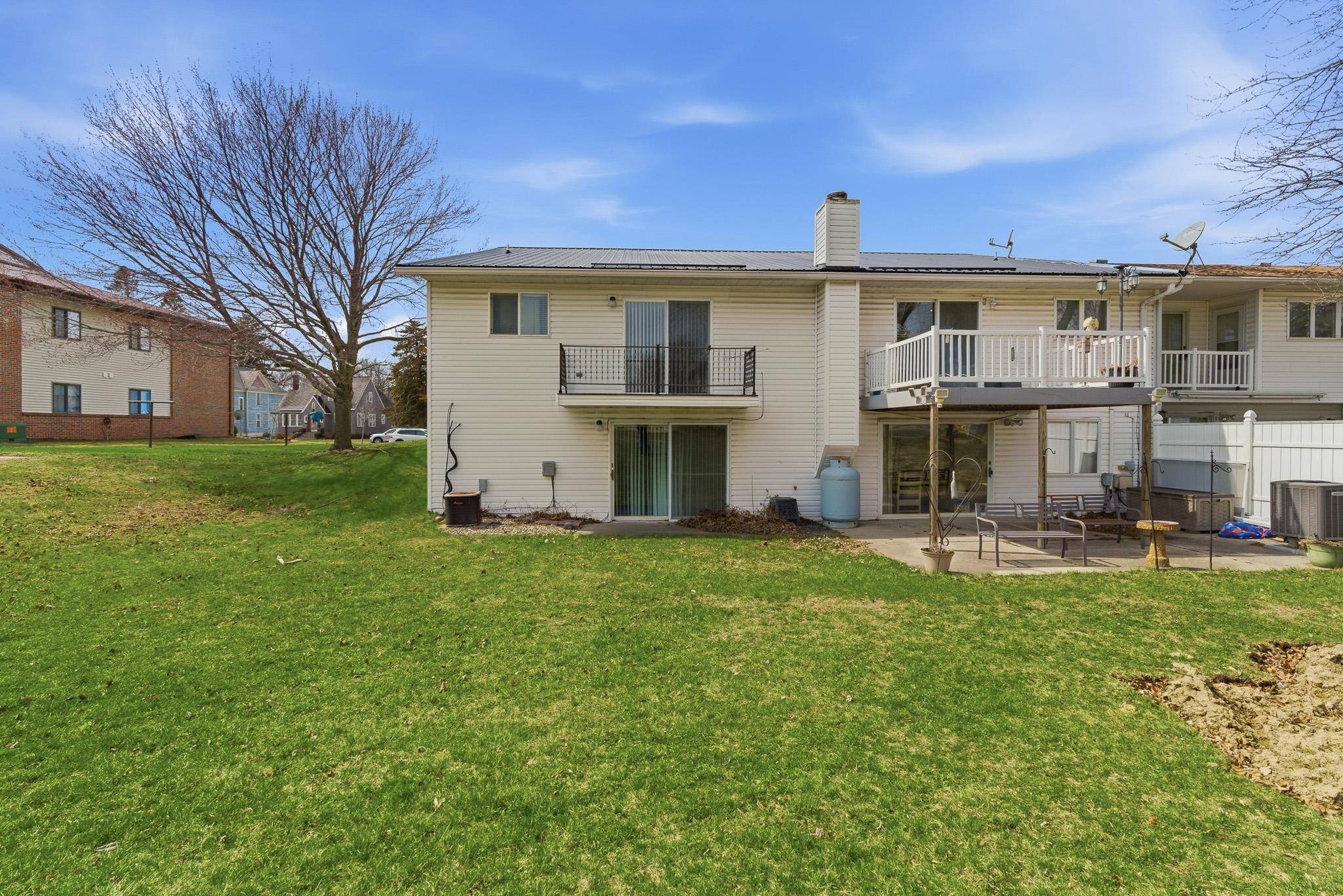 916 Armstrong BLVD N, Saint James, MN 56081