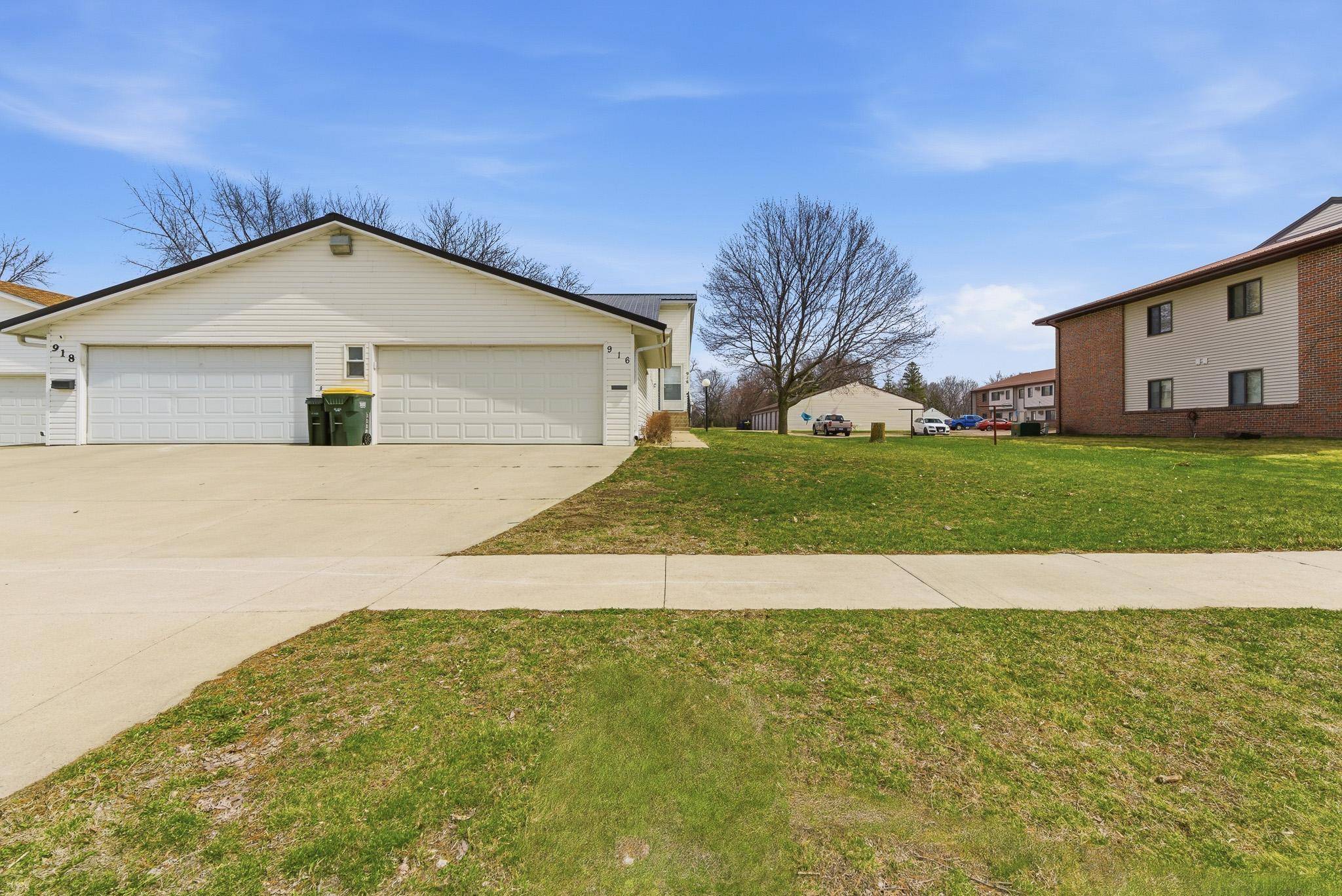 916 Armstrong BLVD N, Saint James, MN 56081