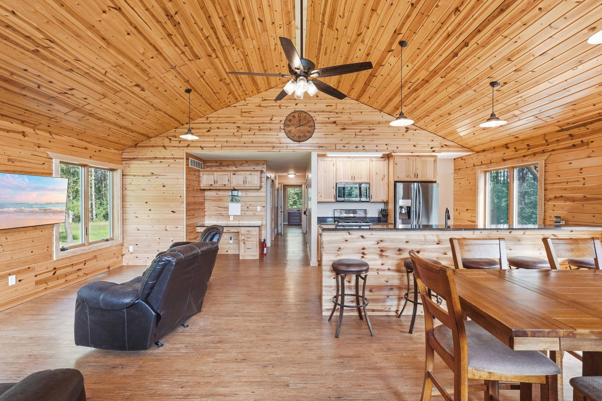 1131 Broken Arrow RD, Hudson, WI 54016