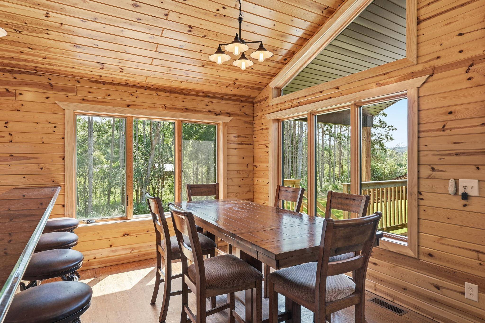 1131 Broken Arrow RD, Hudson, WI 54016