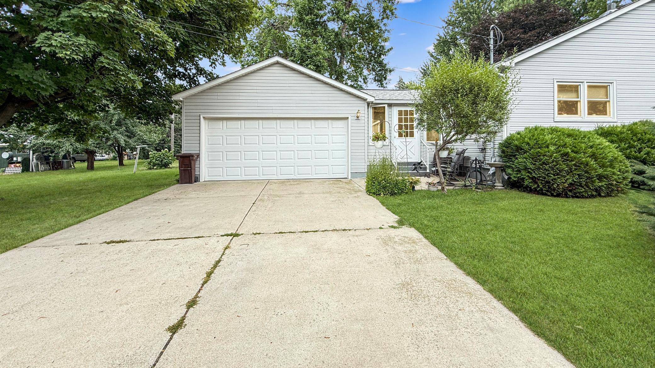 721 S 11th ST, Montevideo, MN 56265