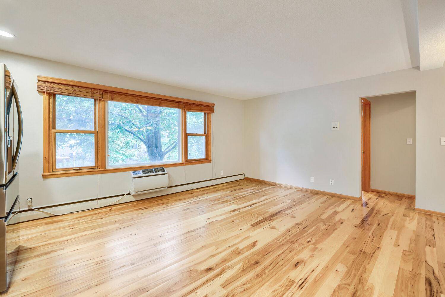 415 Ridgewood AVE #101, Minneapolis, MN 55403