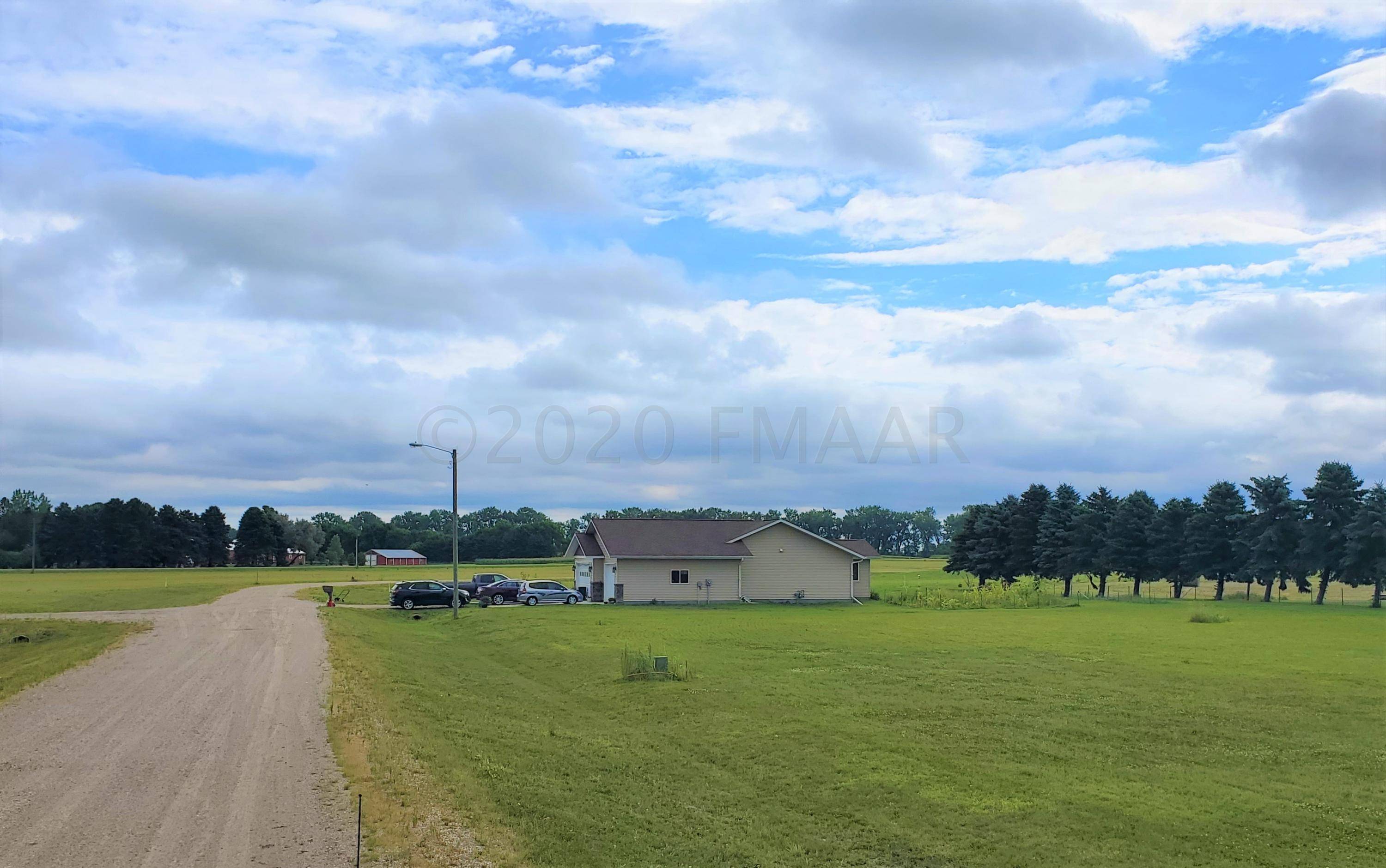 1104 BROWN ST, Milnor, ND 58060