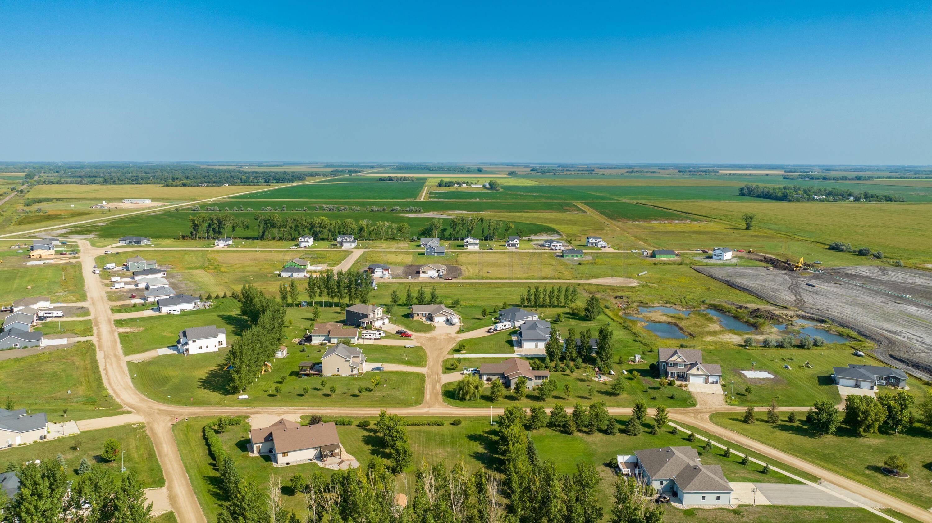 705 LORRAINE WAY, Colfax, ND 58018