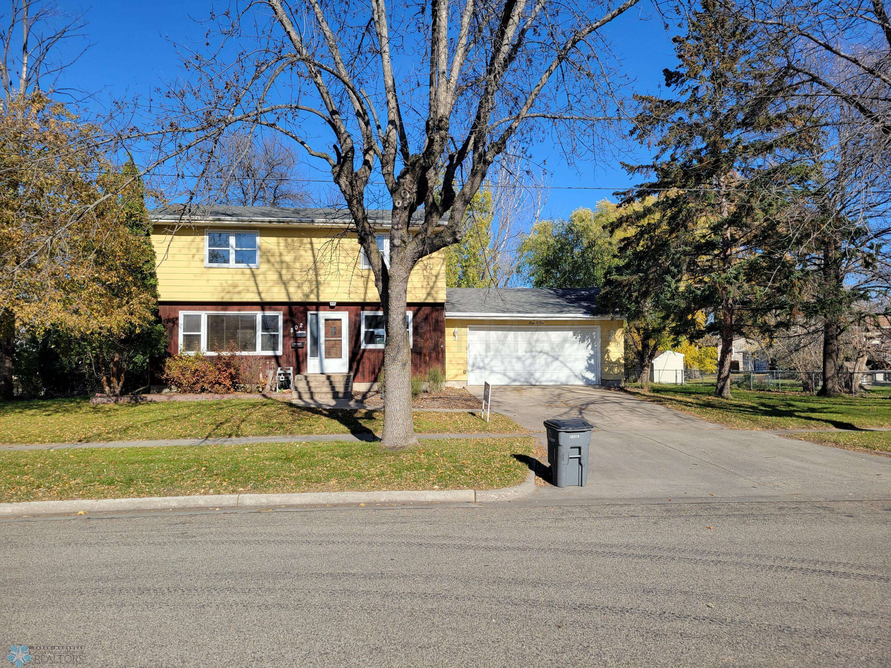 802 11TH AVE N, Moorhead, MN 56560