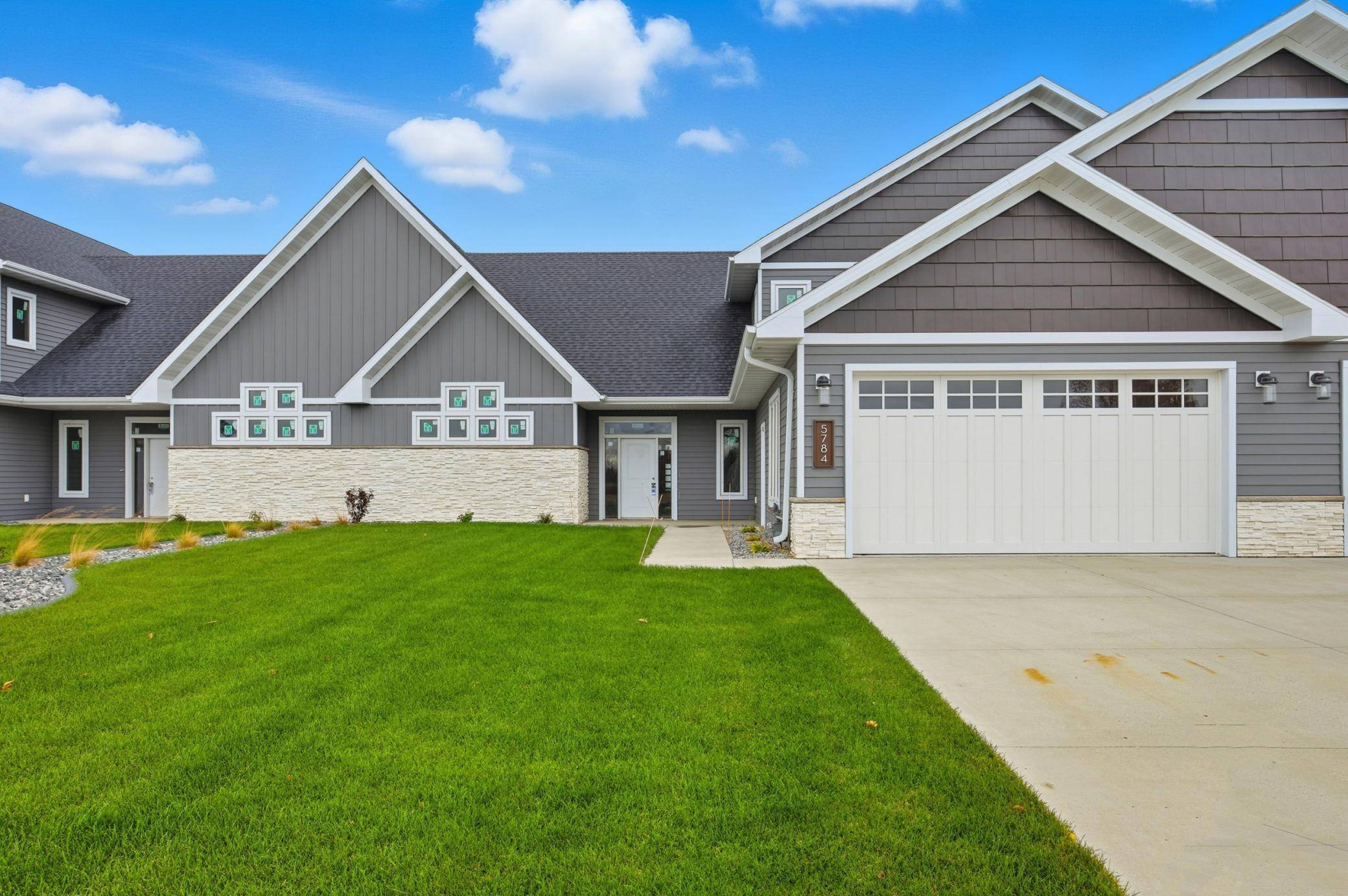 5784 31ST ST S, Fargo, ND 58104